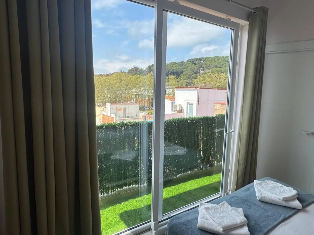 Spring, Bed in COLIBRI