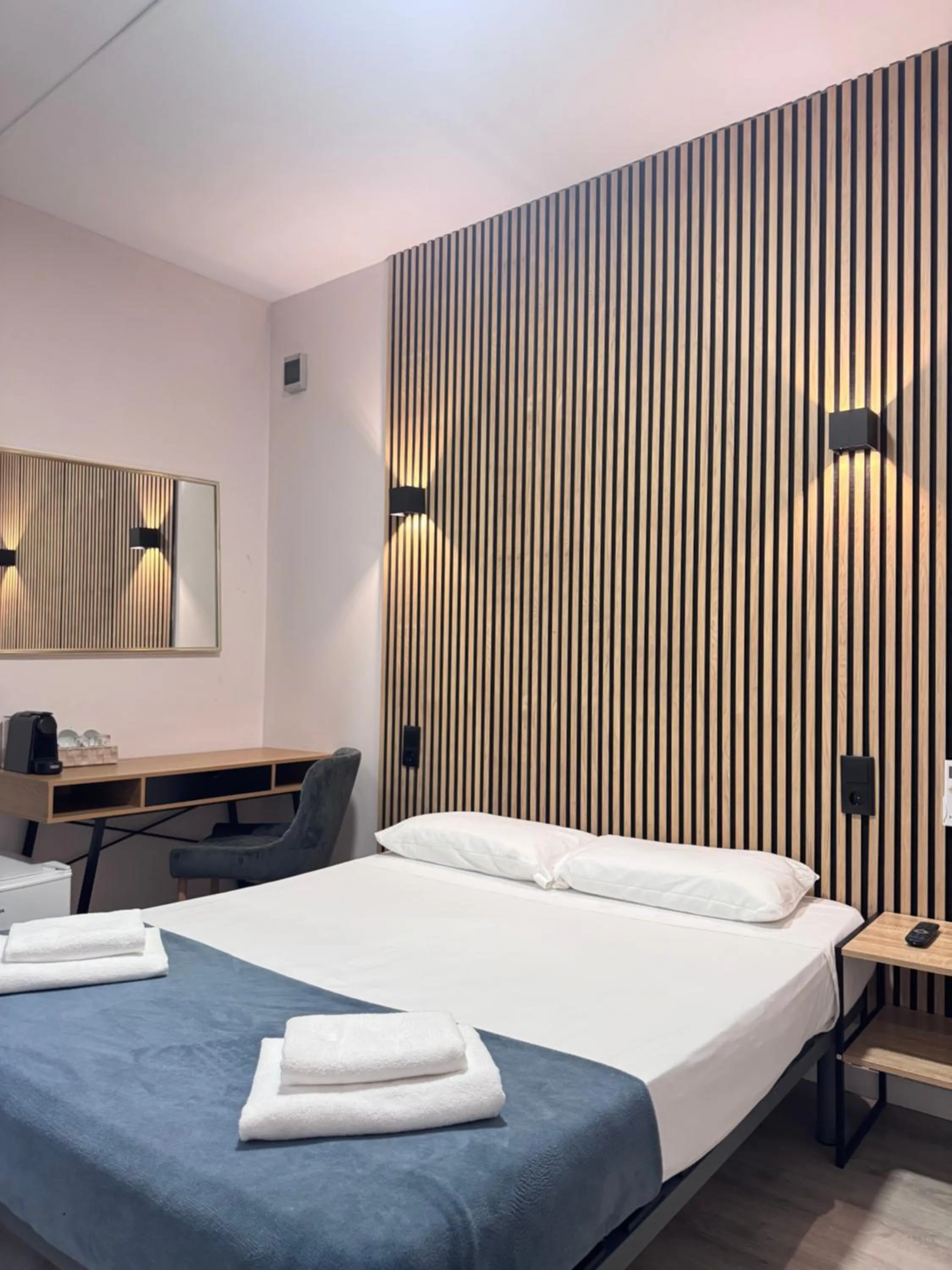 furniture, Bed in COLIBRI