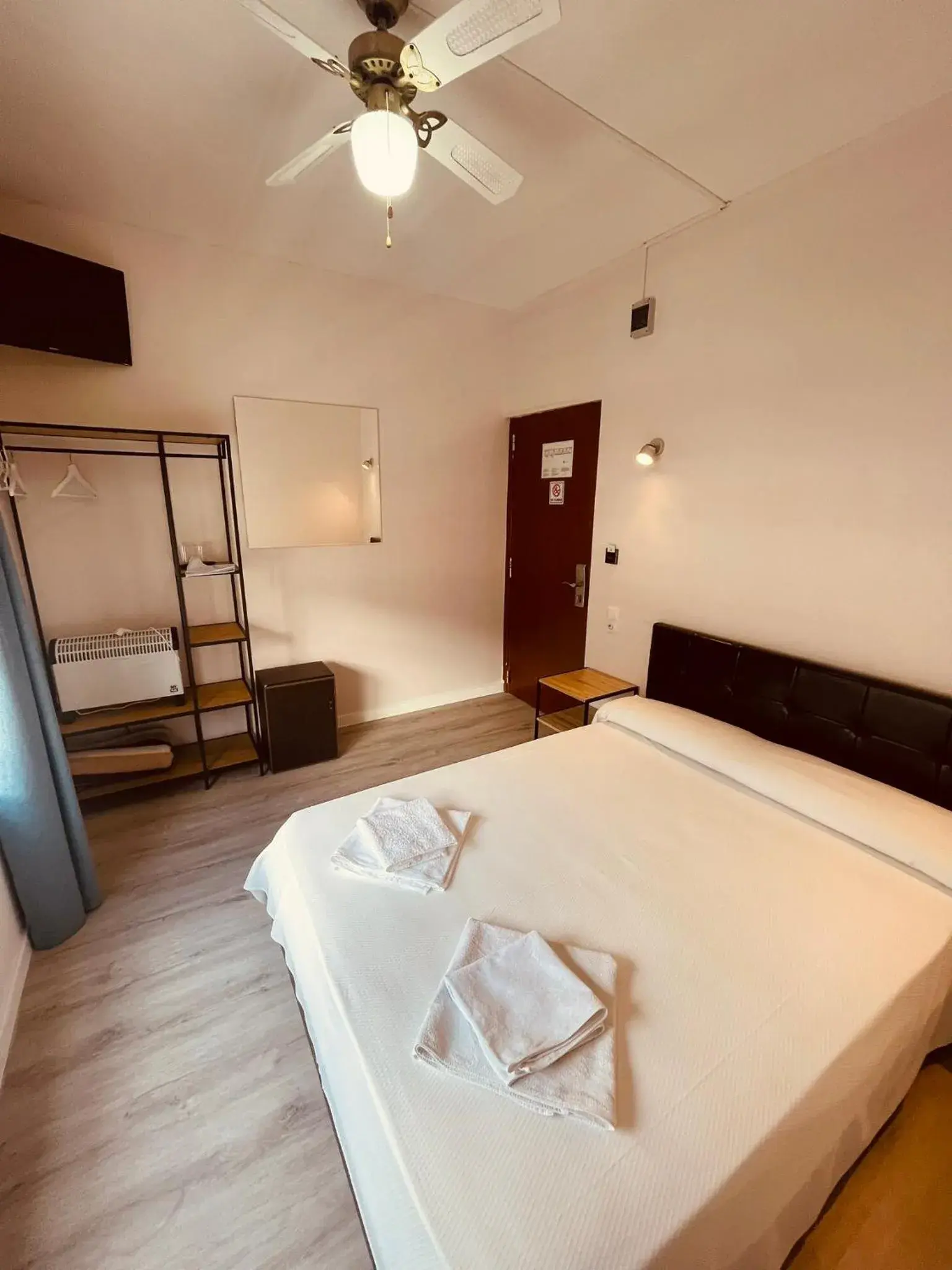 Double Room with Private Bathroom in COLIBRI Double Room with Private Bathroom in COLIBRI