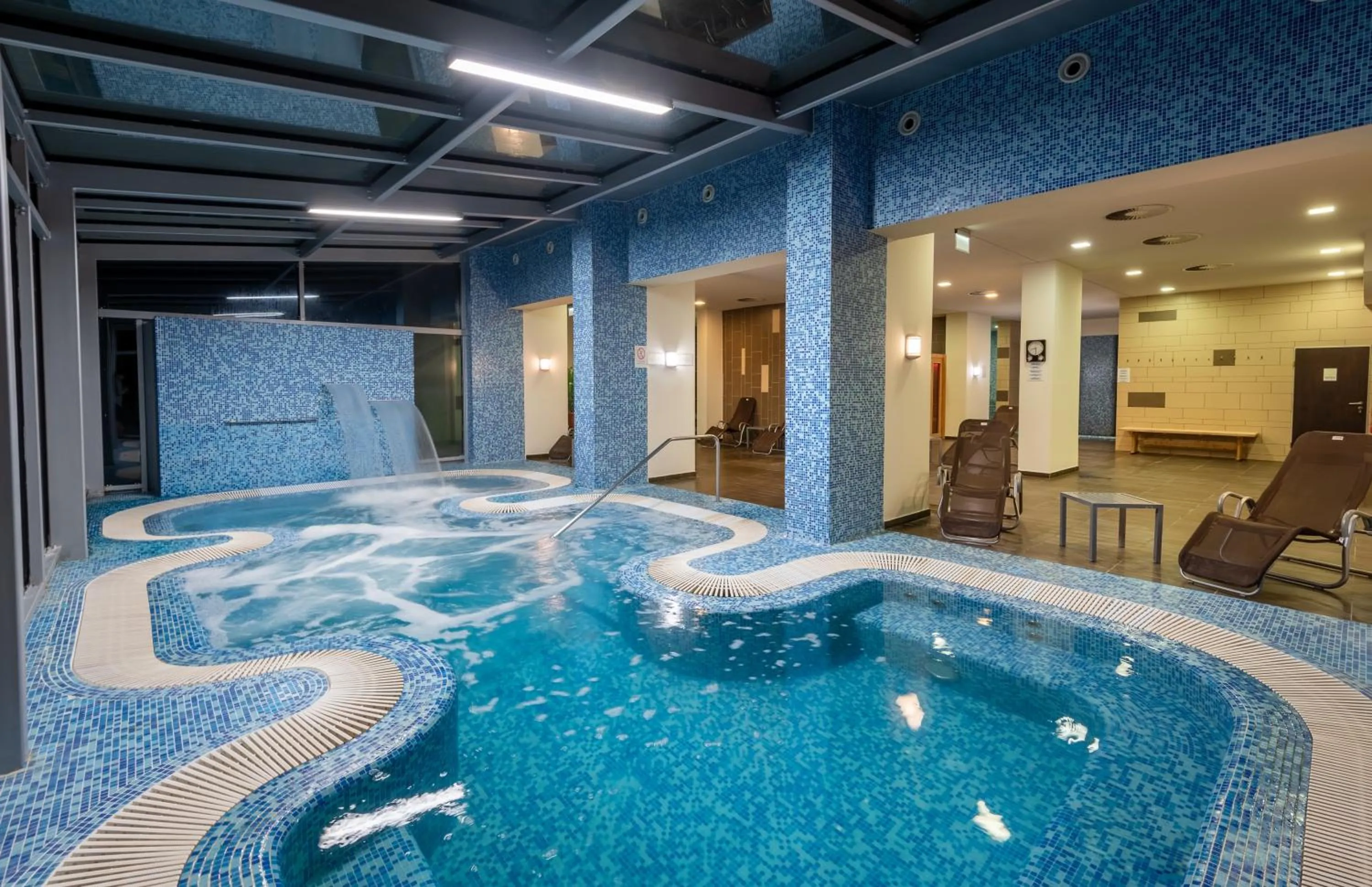 Swimming pool in Hunguest Hotel Gyula