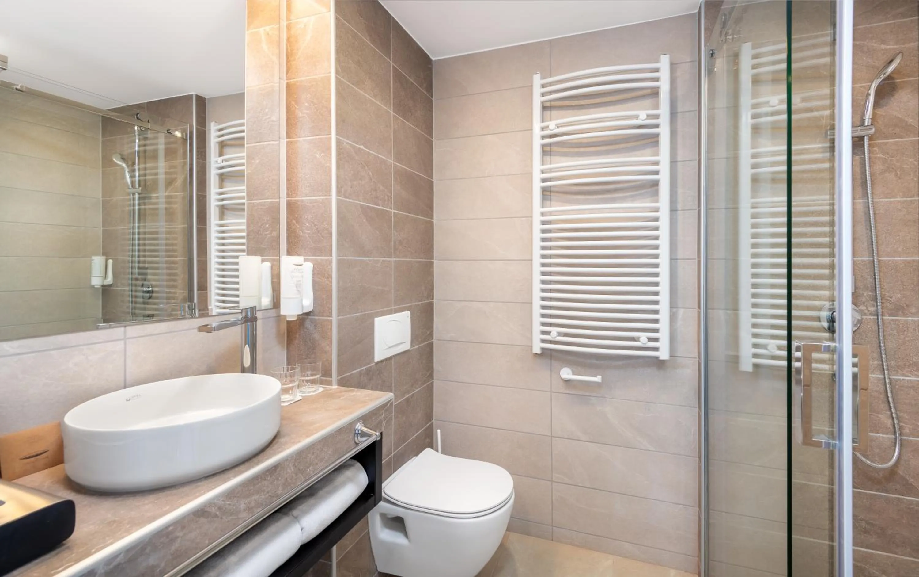 Bathroom in Hunguest Hotel Béke