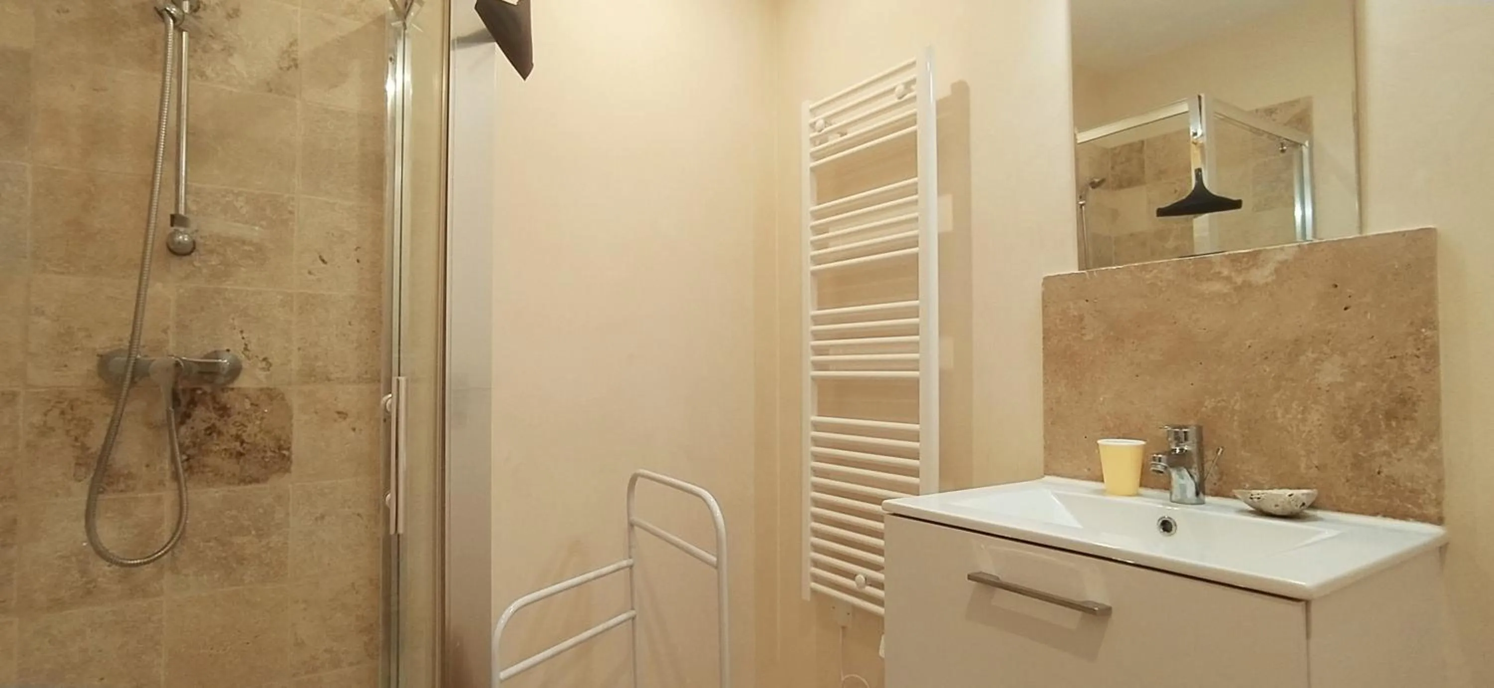 Bathroom in Au bord du verdus