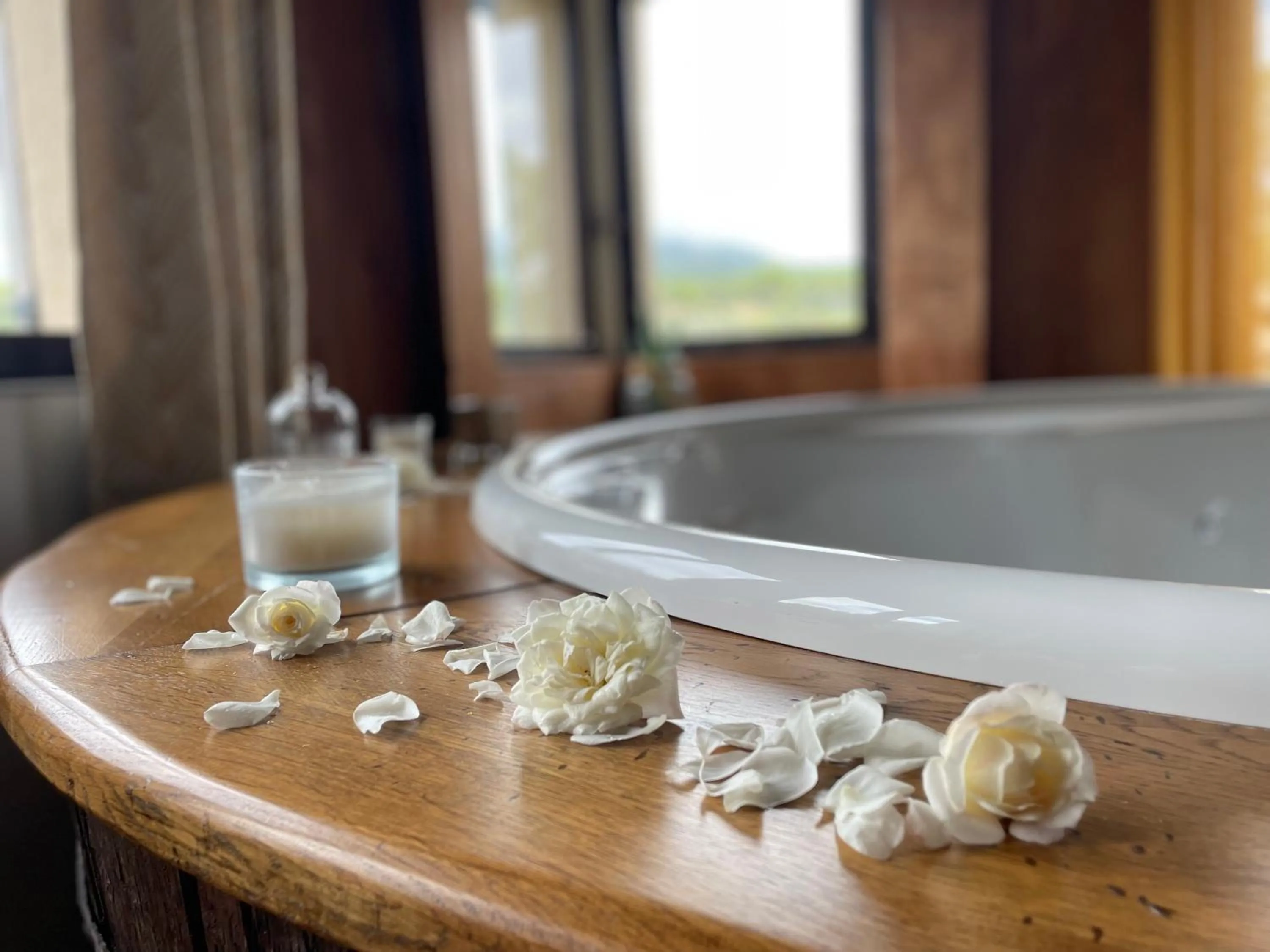 Hot Tub in Côté Dentelles