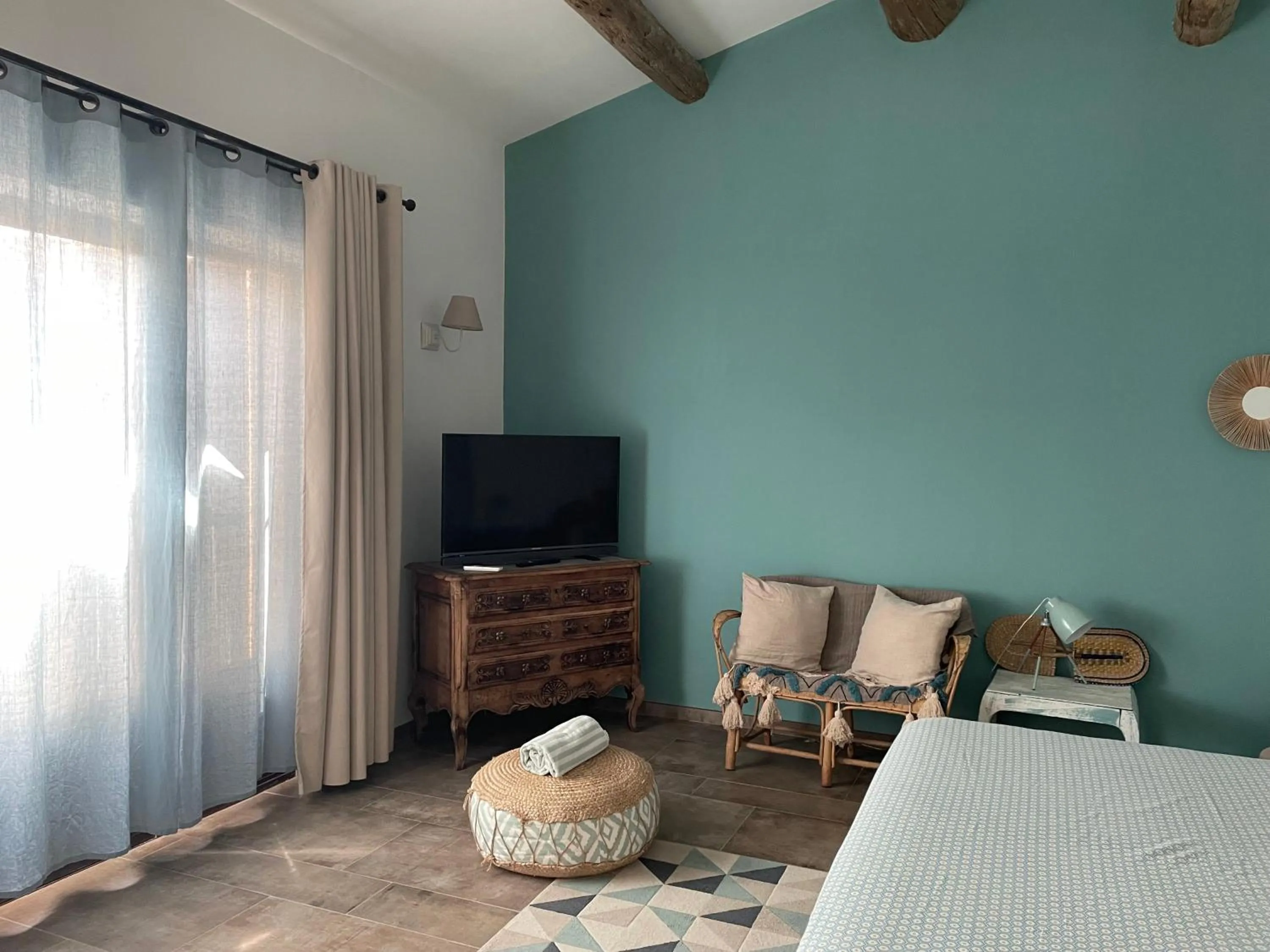 Bedroom, Bed in Côté Dentelles