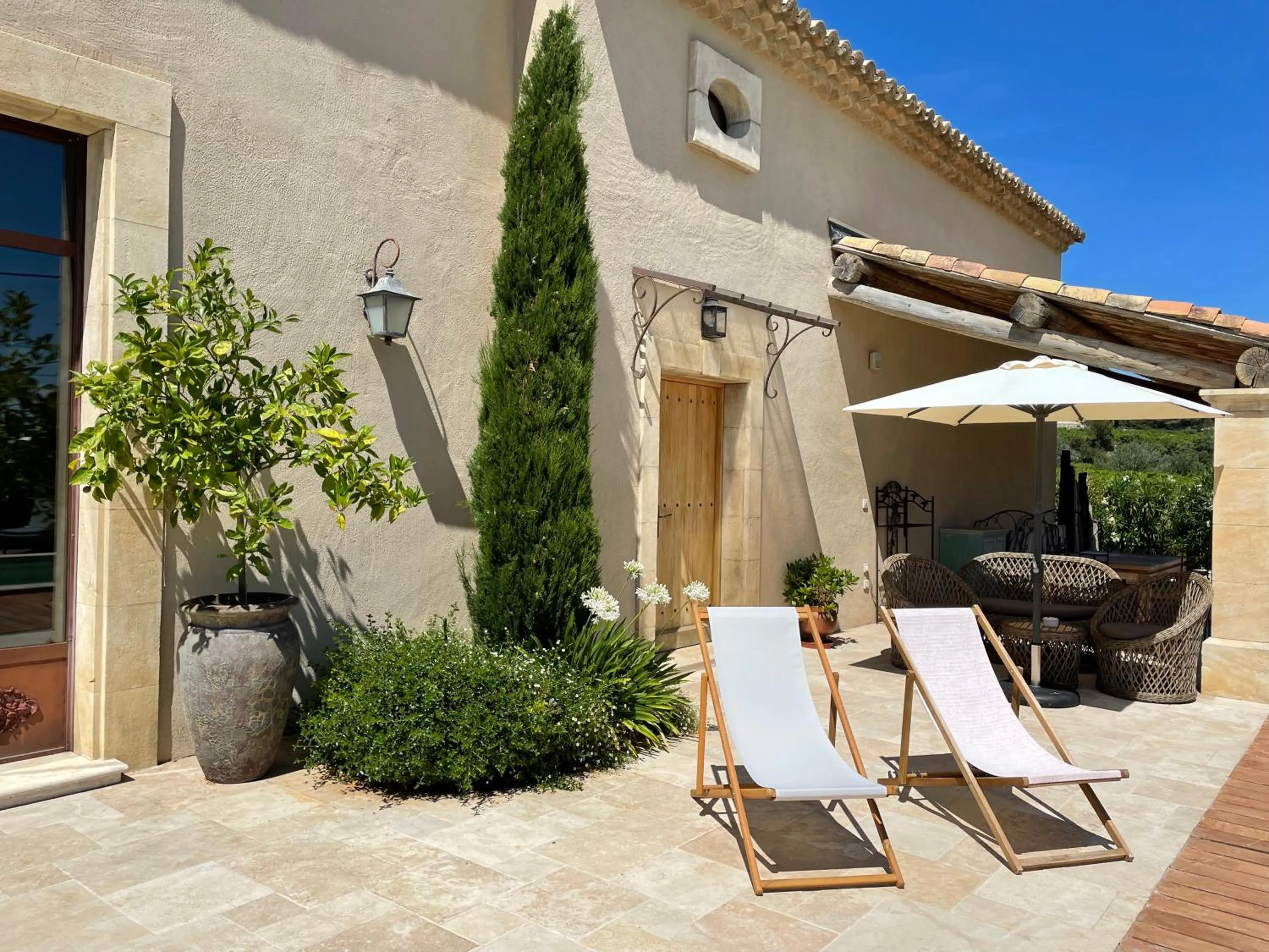 Patio in Côté Dentelles