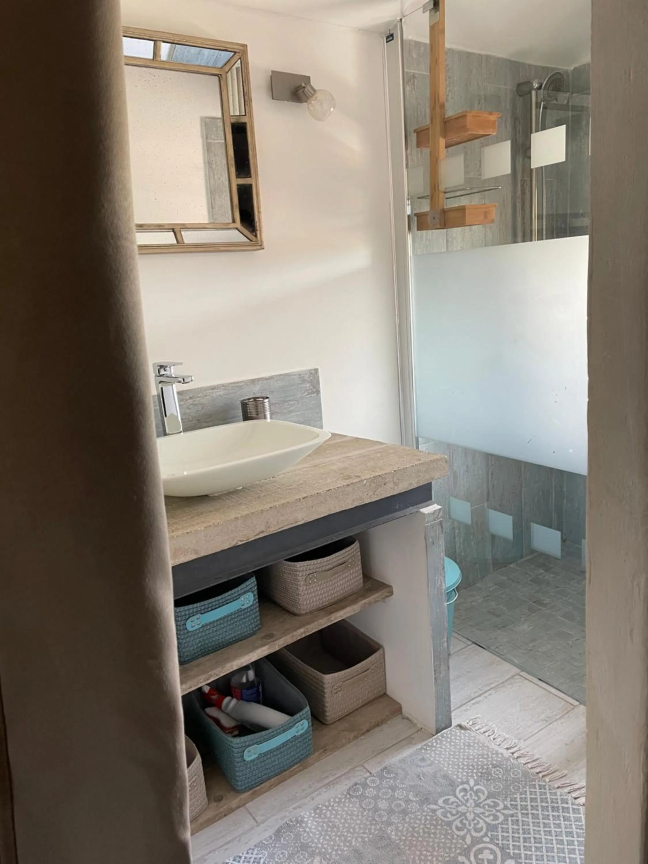 Bathroom in Côté Dentelles