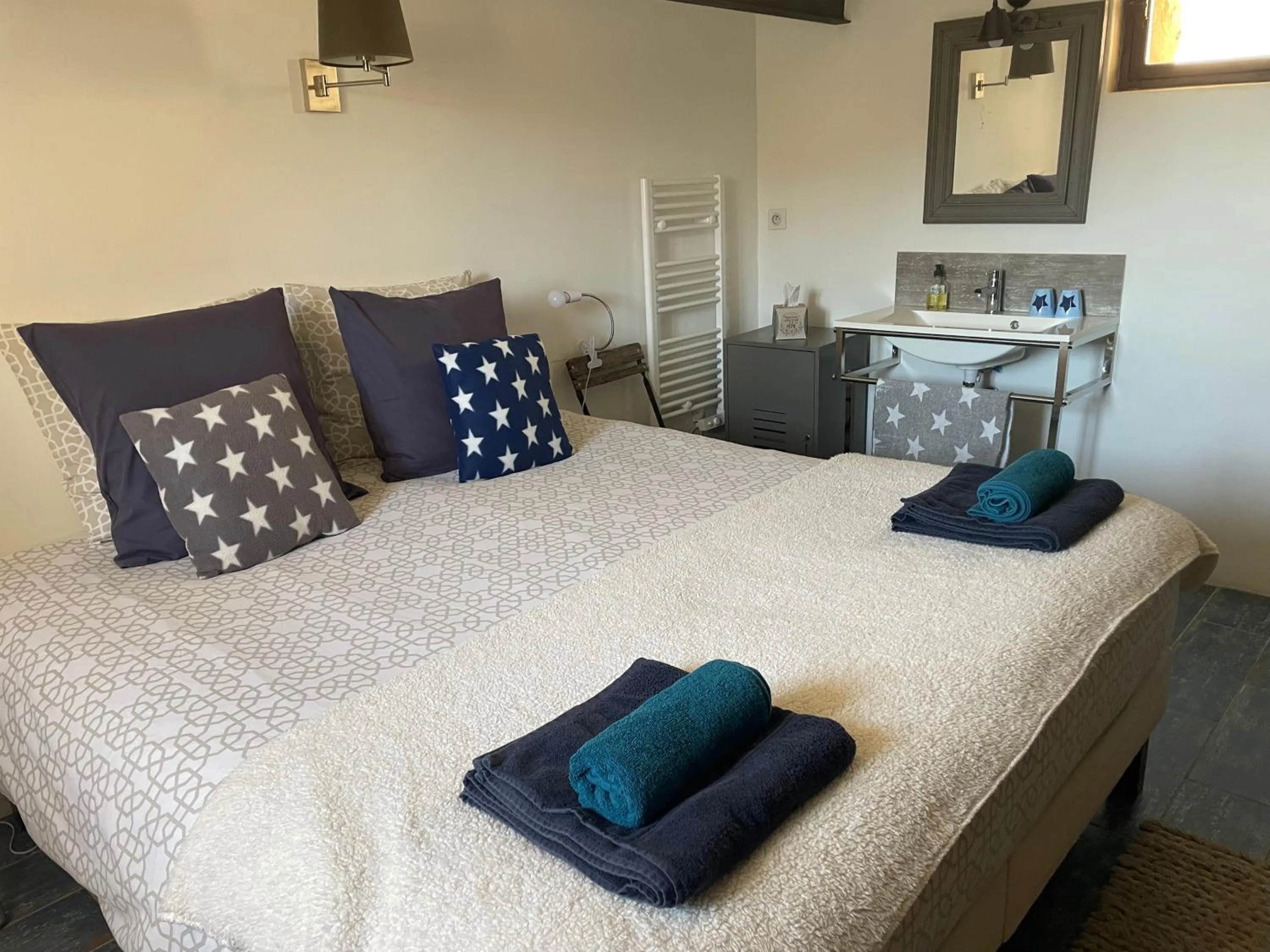 Bedroom, Bed in Côté Dentelles