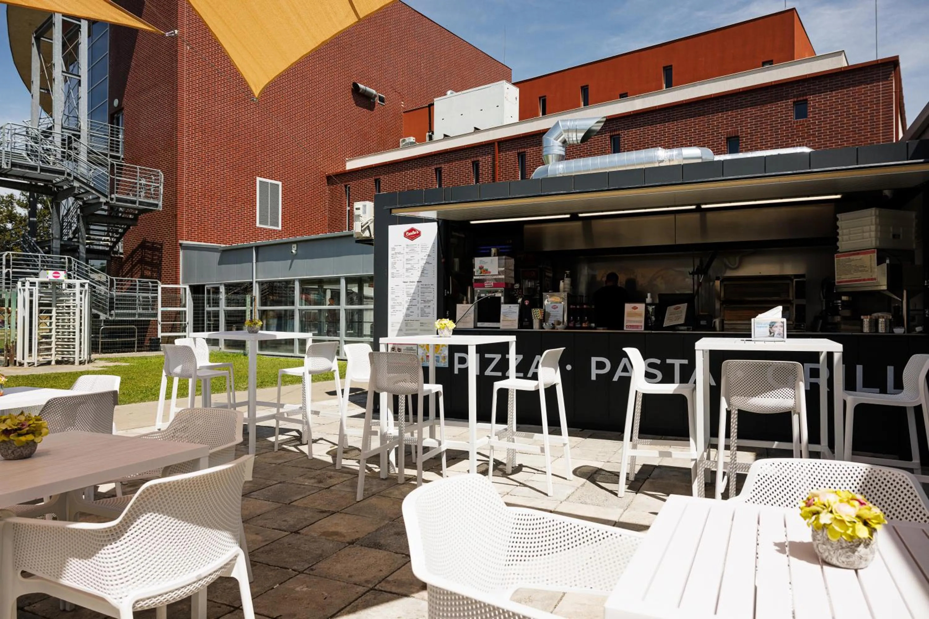 On-site shops in Hunguest Szeged - ex Forrás