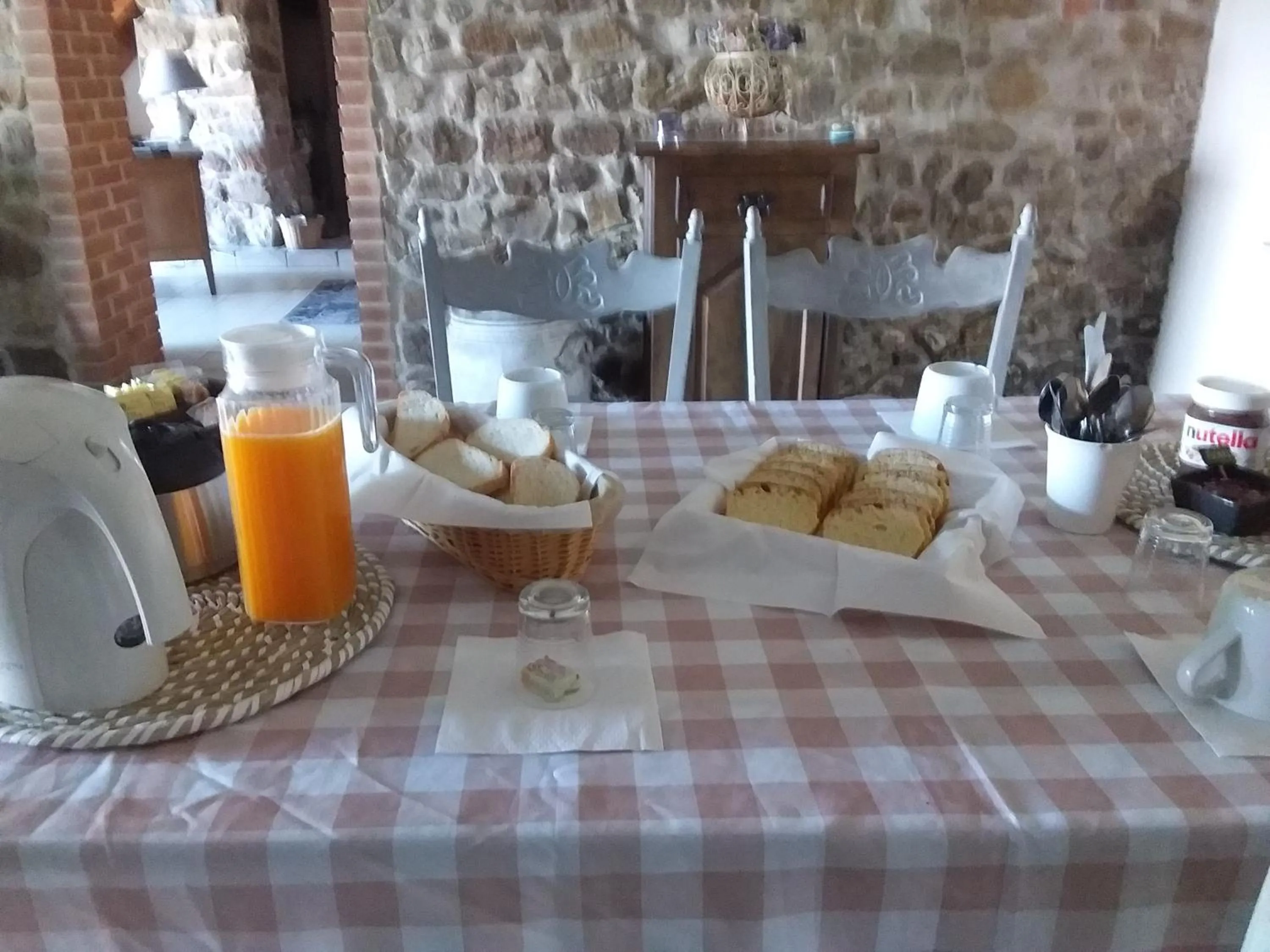 Breakfast in LE CLOS DU MOUY