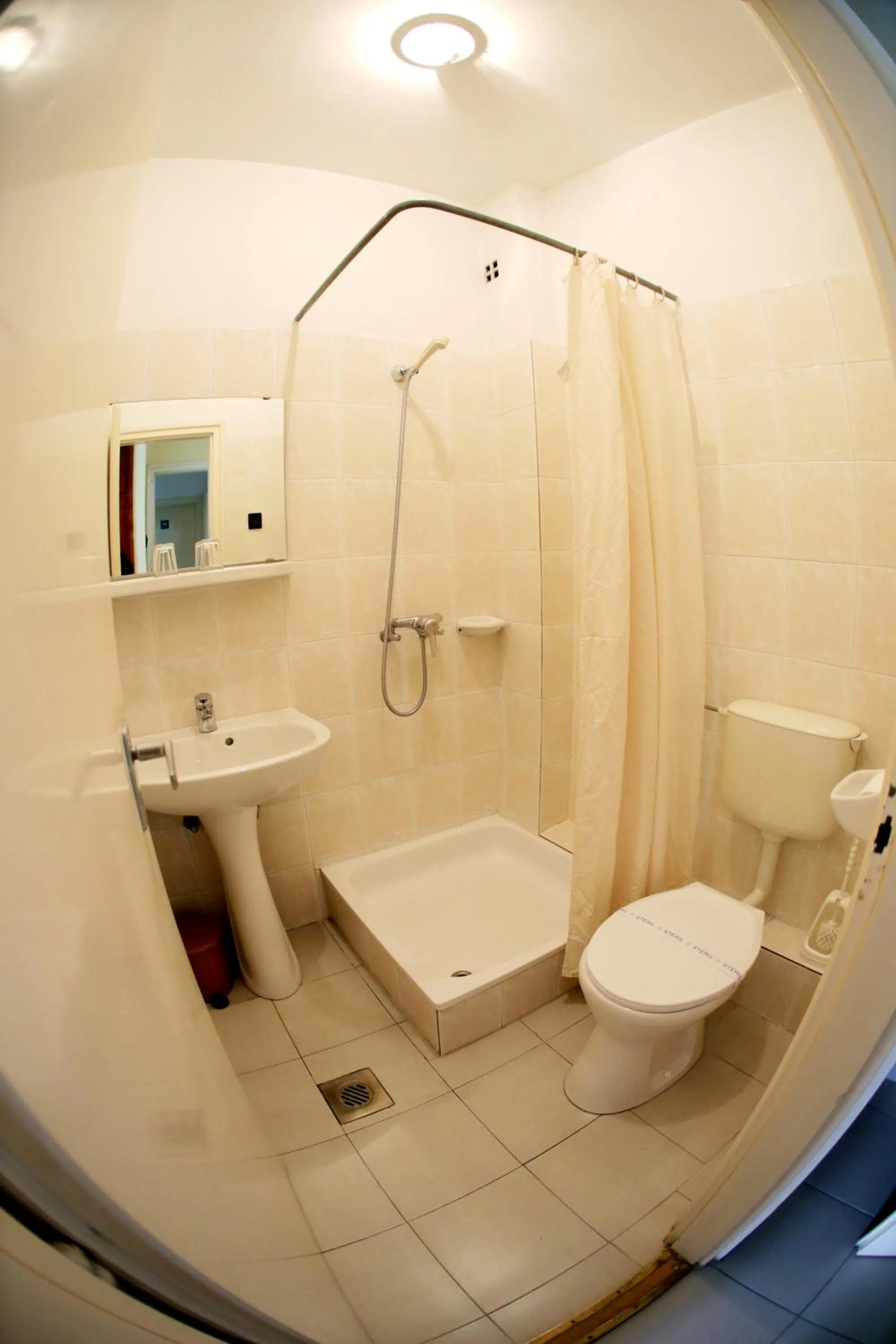 Bathroom in Hotel Bara Junior