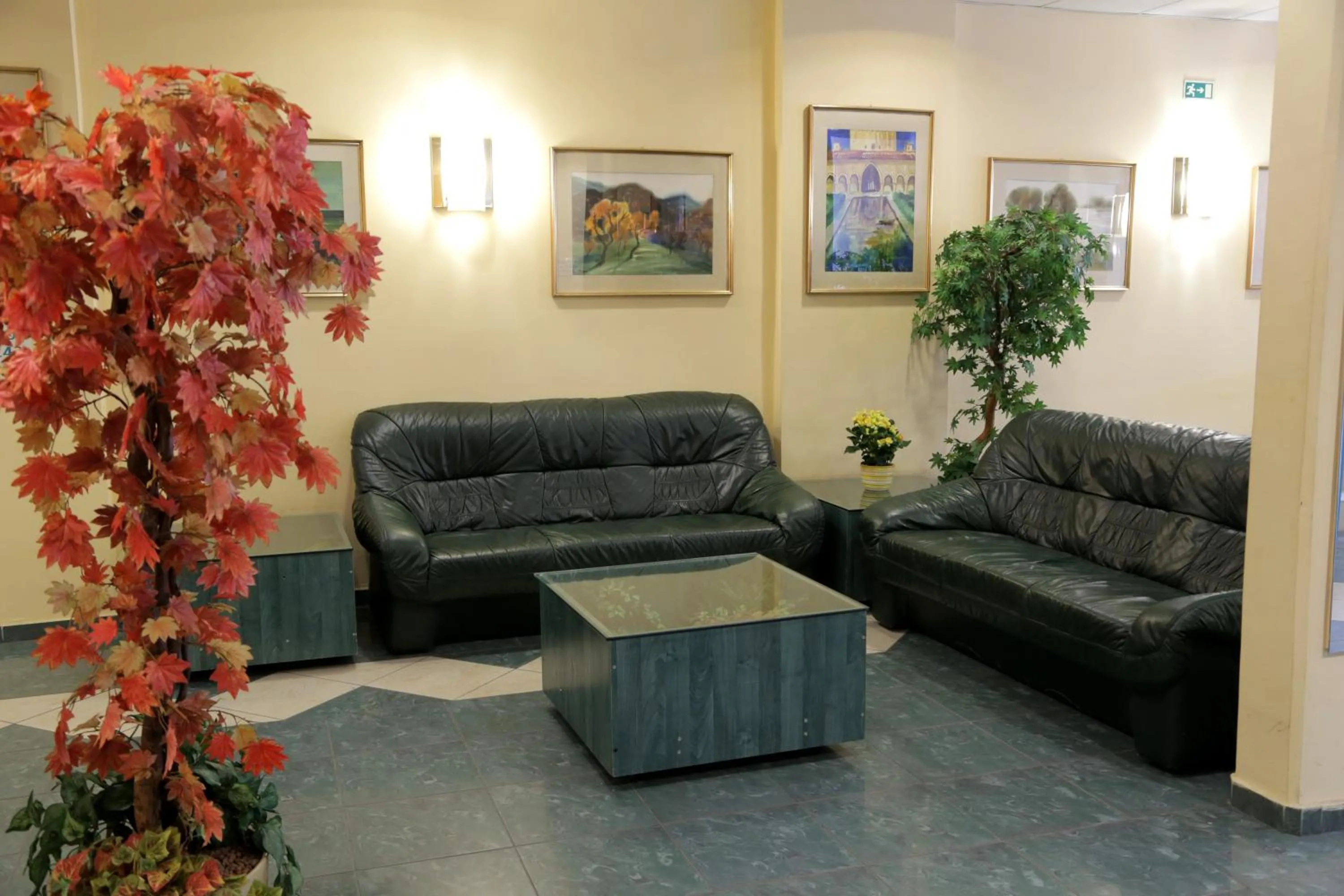 Seating area in Hotel Bara Junior