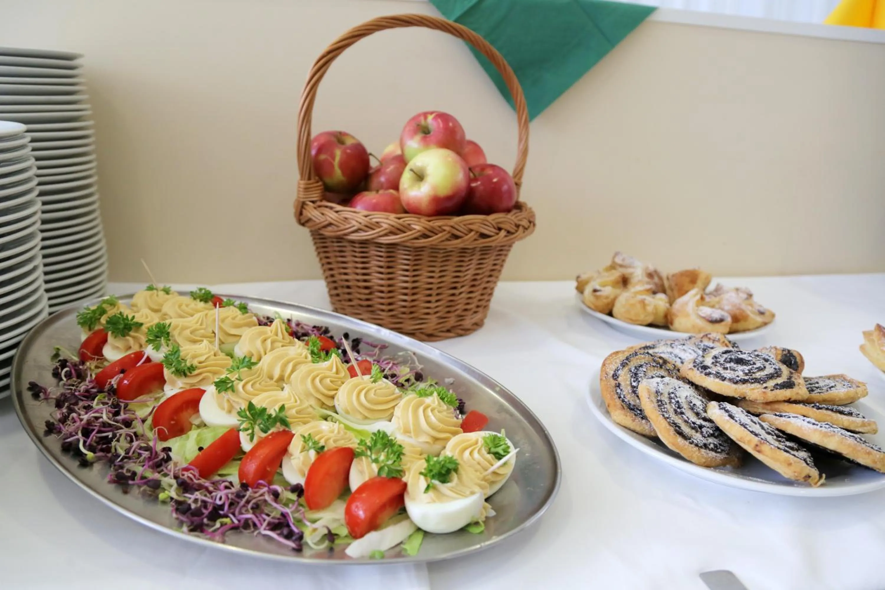 Food and drinks in Hotel Bara Junior