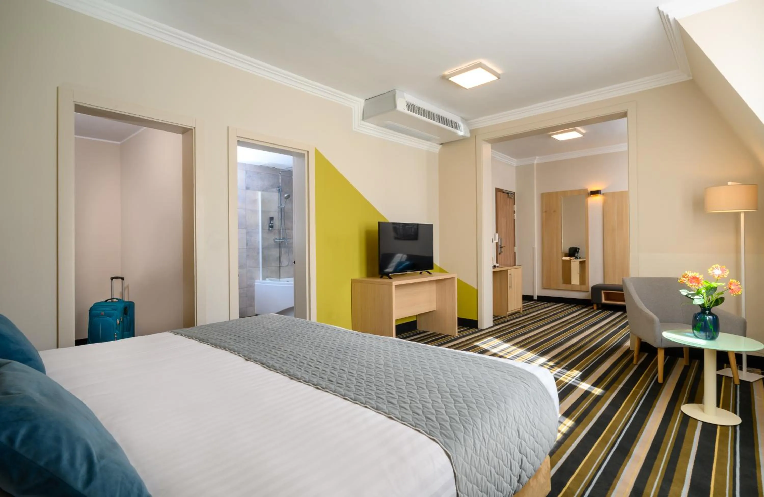 Bed in Leonardo Hotel Budapest