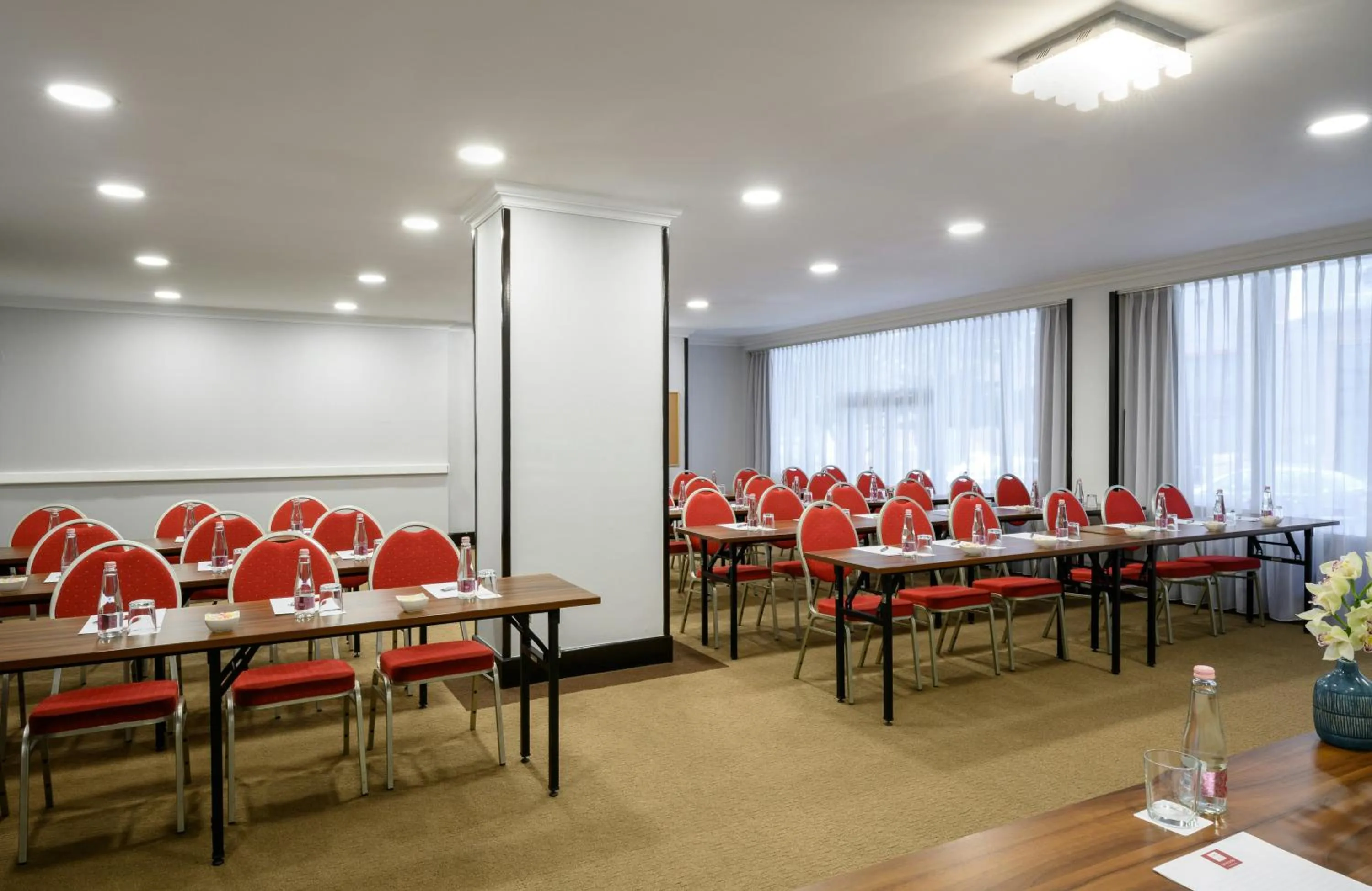 Meeting/conference room in Leonardo Hotel Budapest