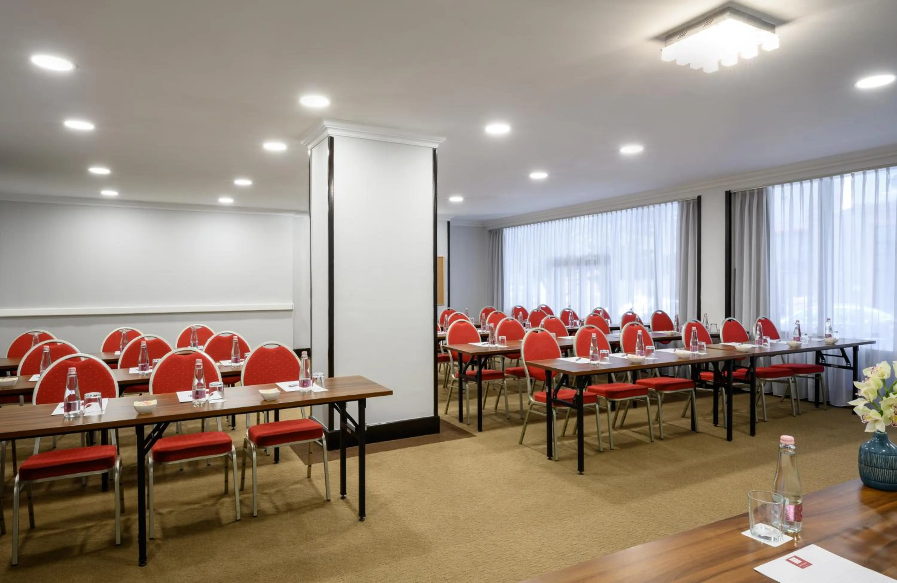 Meeting/conference room in Leonardo Hotel Budapest