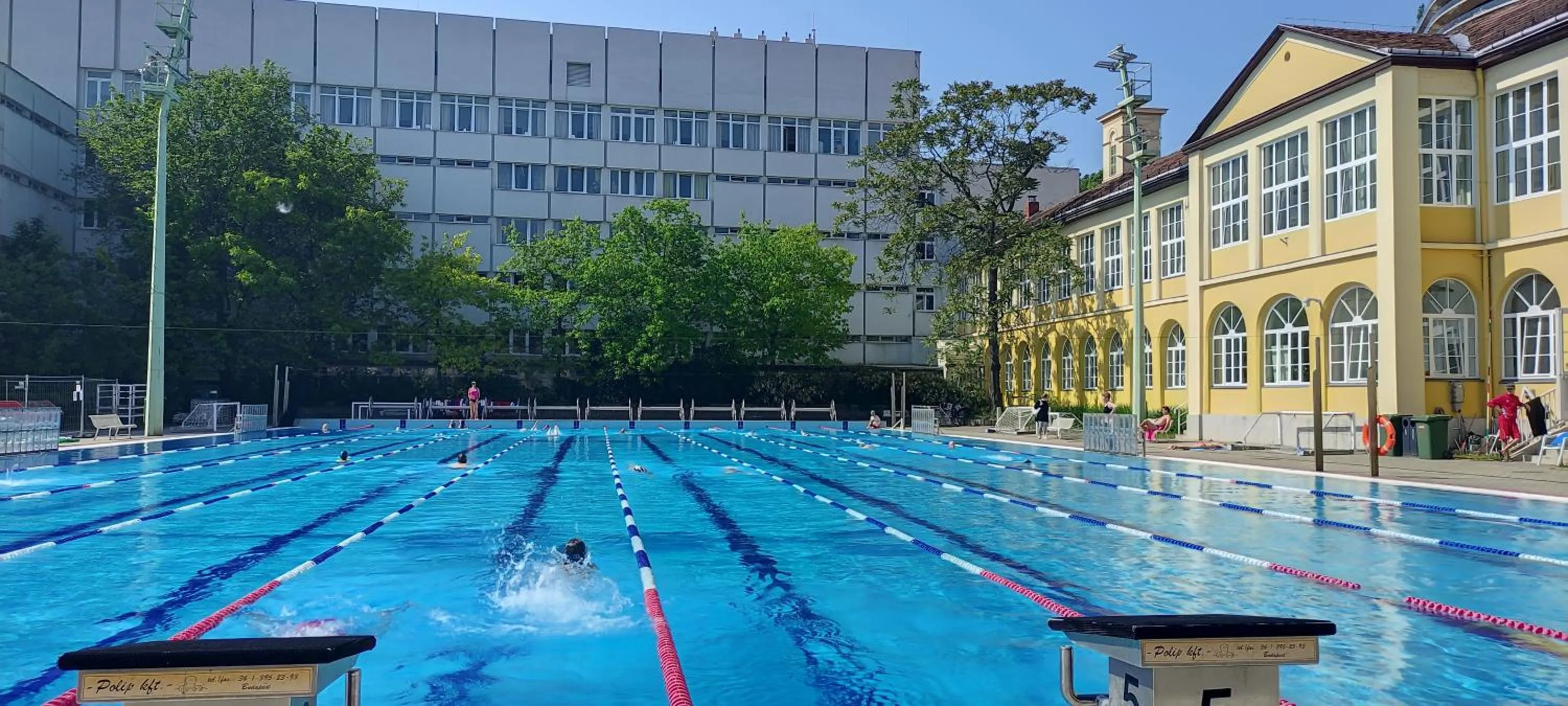 Swimming pool in Budapest Csaszar Hotel