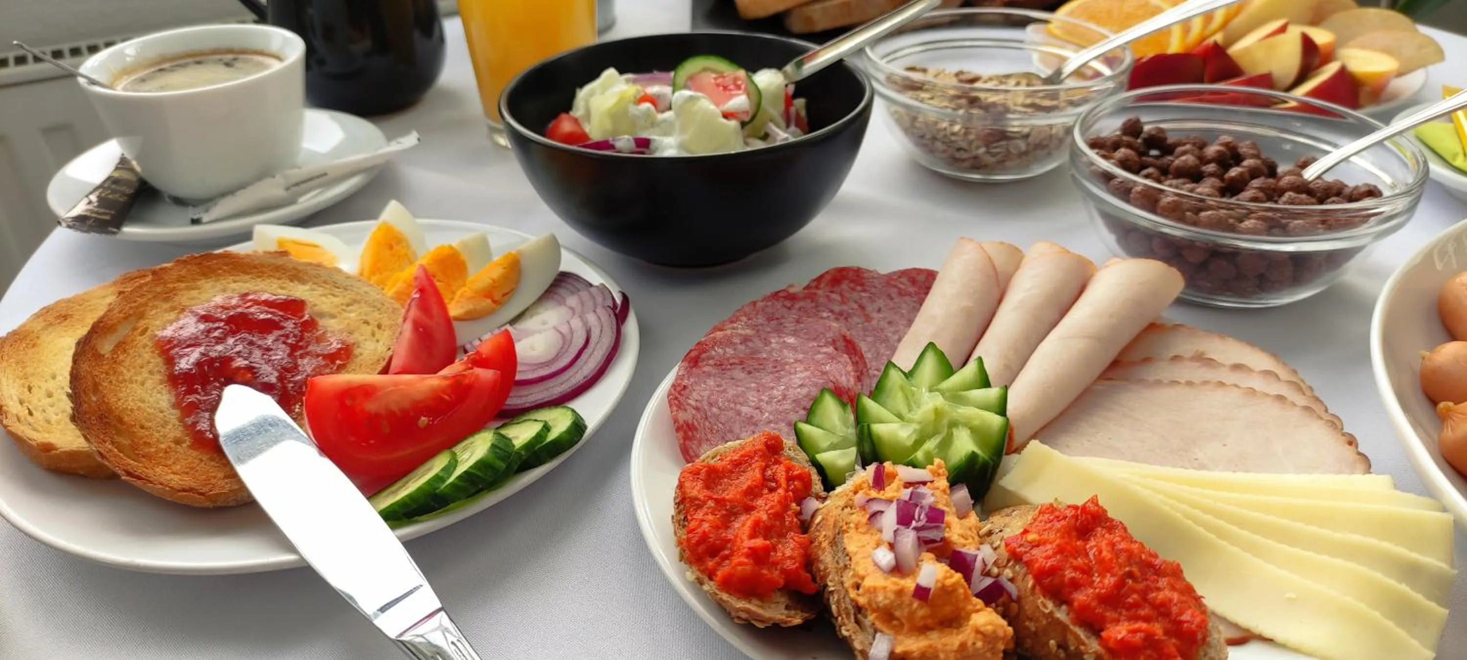 Breakfast in Budapest Csaszar Hotel