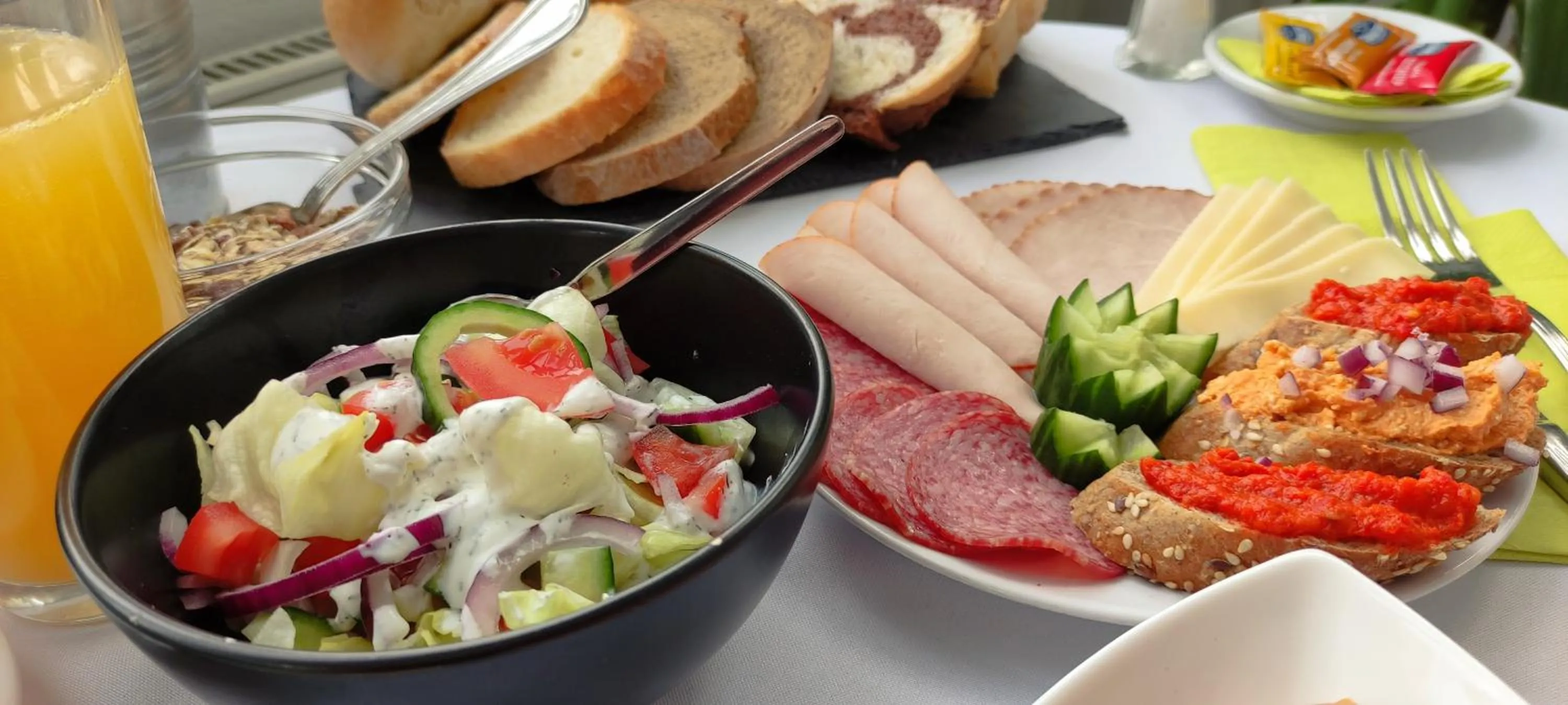 Breakfast in Budapest Csaszar Hotel