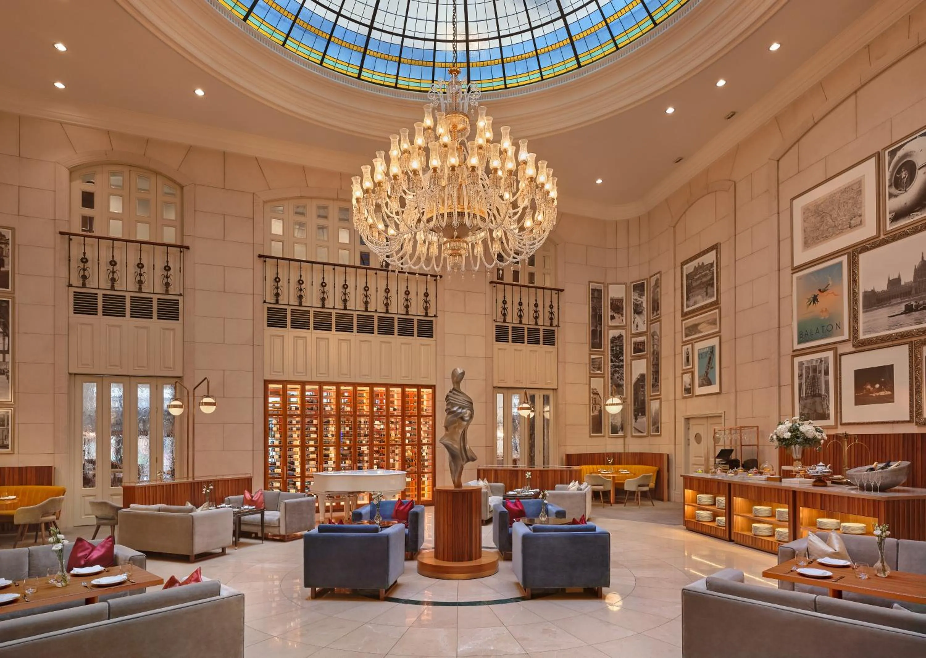 Lounge or bar in Al Habtoor Palace Budapest, Preferred Hotels & Resorts