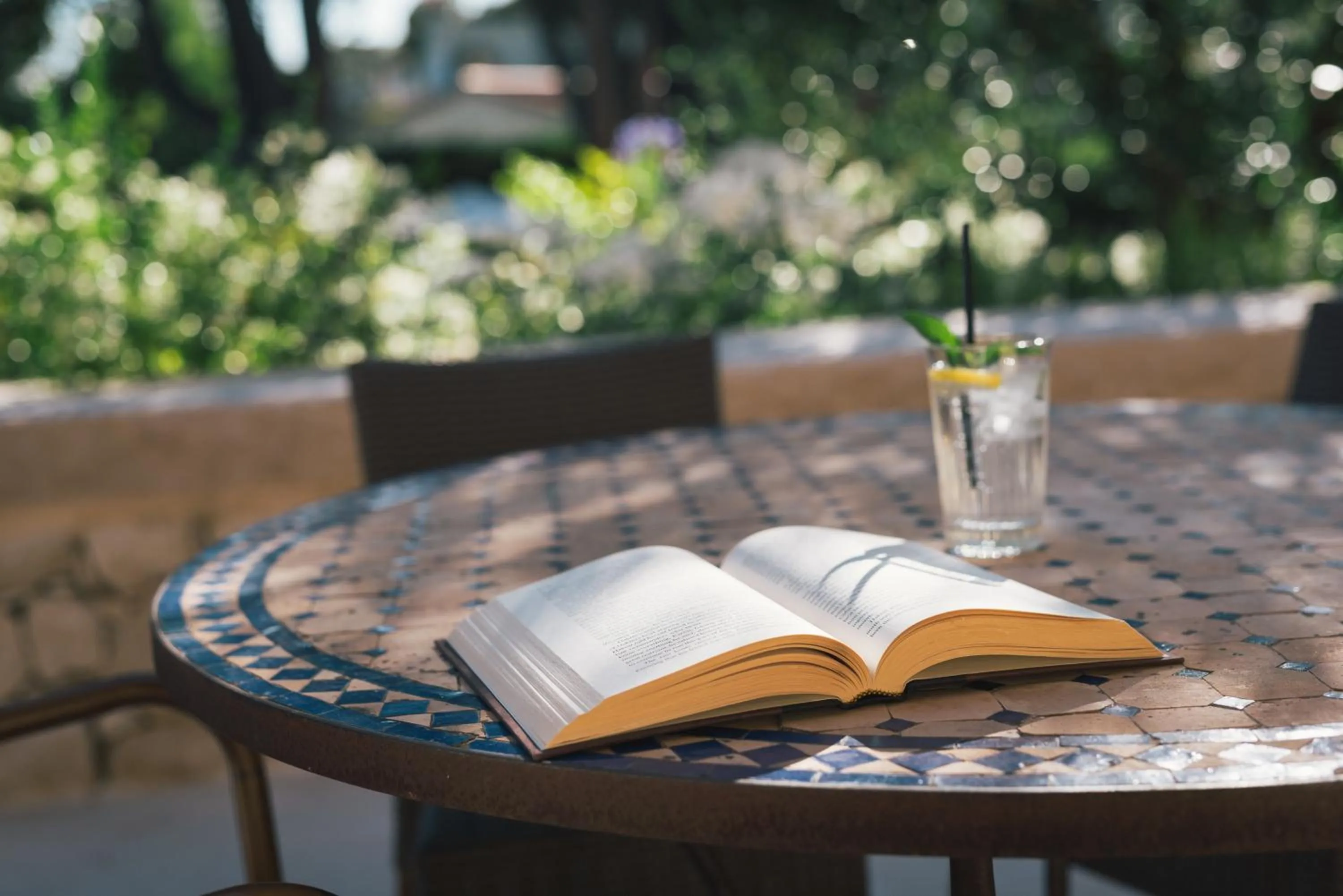 Patio in Auberge du Rédier - Logis Hôtels