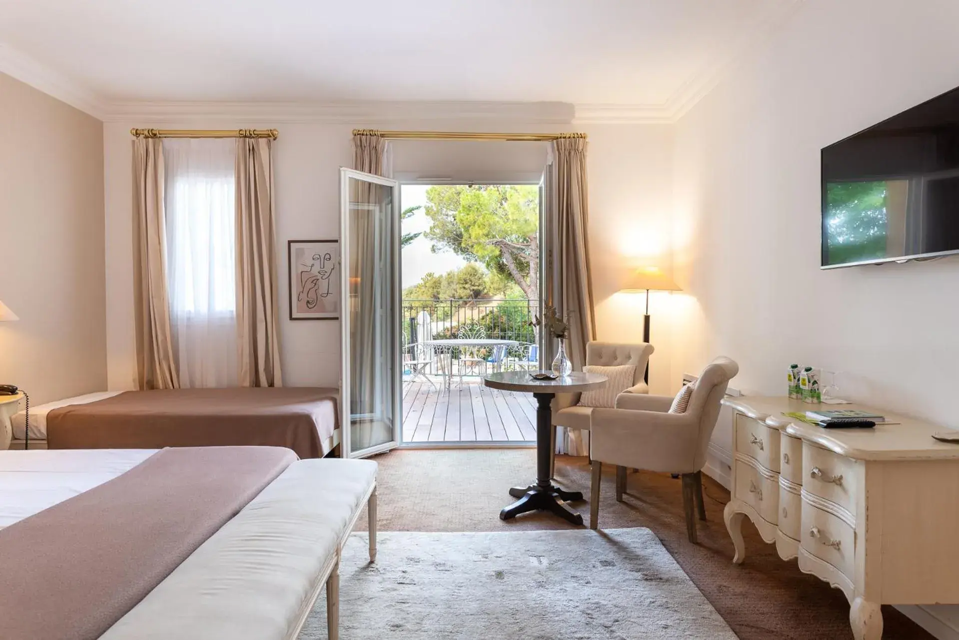 Family Suite in Auberge du Rédier - Logis Hôtels Family Suite in Auberge du Rédier - Logis Hôtels