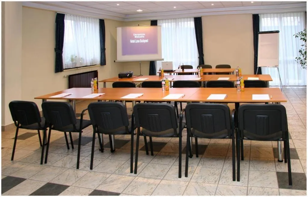 Business facilities in Hotel Luna Budapest