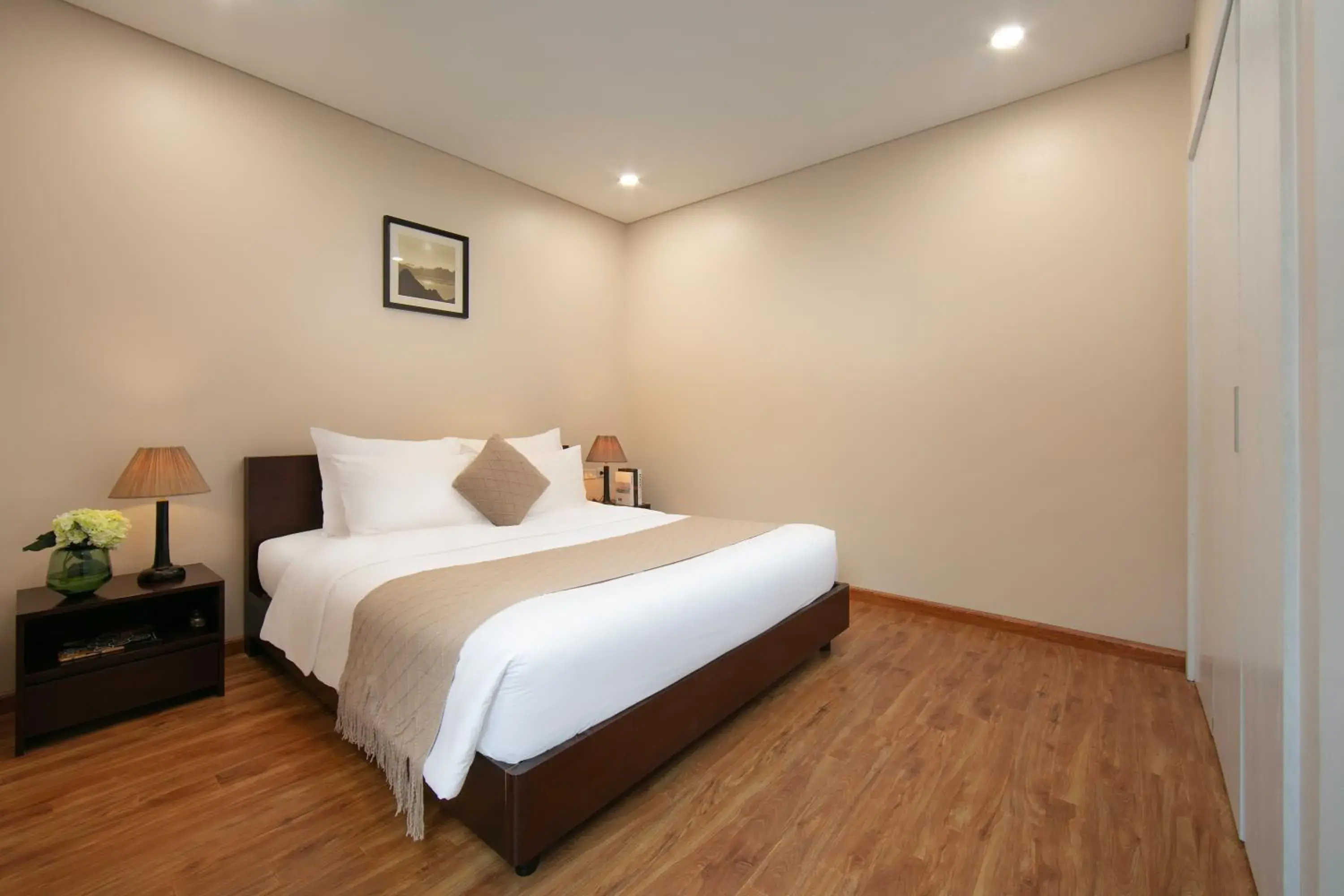 Deluxe Double Room in HB Serviced Apartment - 12 Trần Quý Kiên Deluxe Double Room in HB Serviced Apartment - 12 Trần Quý Kiên