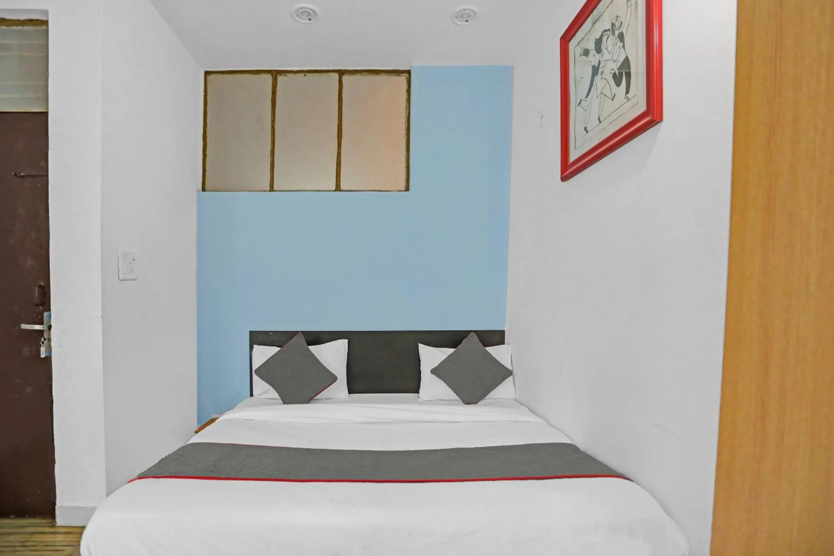 Bedroom, Bed in Hotel O Sky View Residency