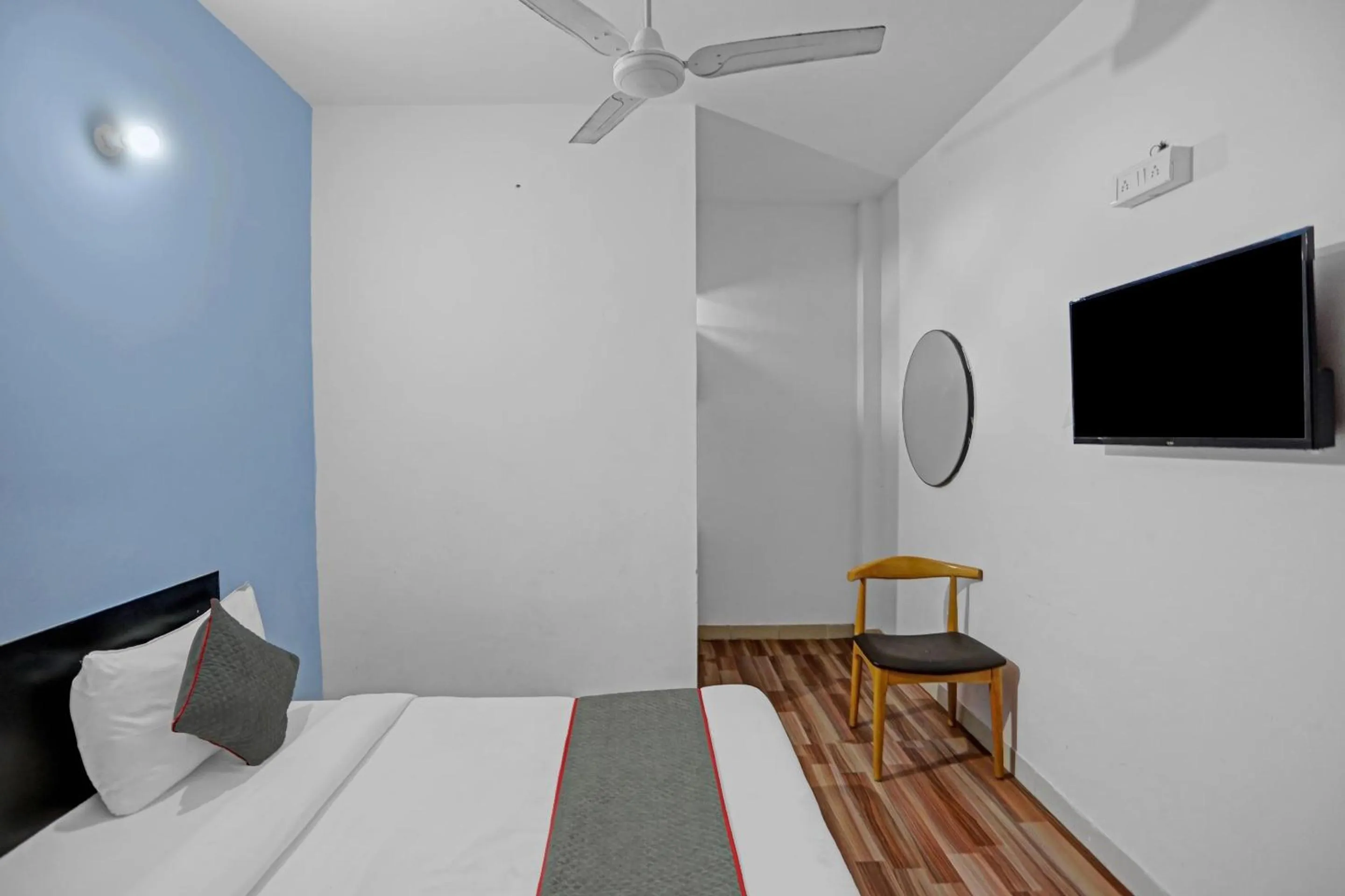 Bedroom, Bed in Hotel O Sky View Residency