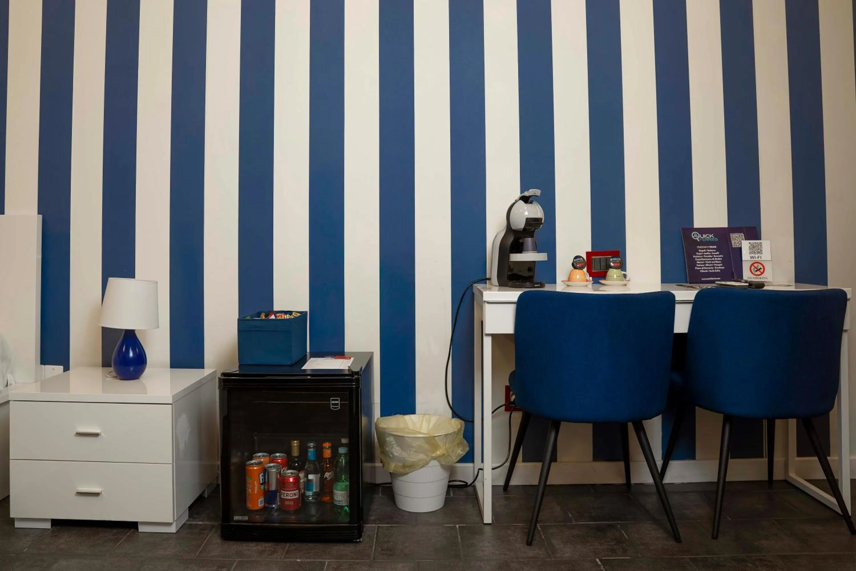 minibar in Yacht Club Angioino