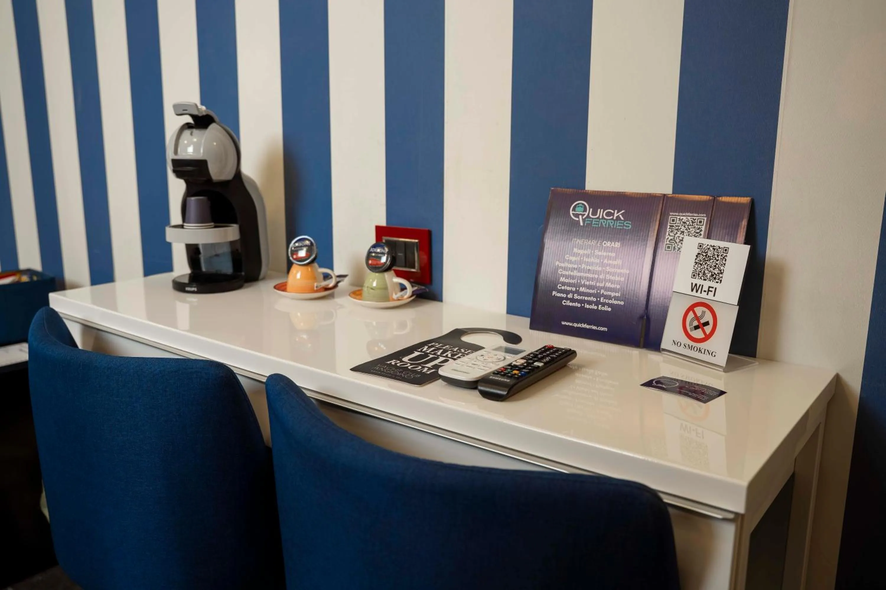 furniture in Yacht Club Angioino