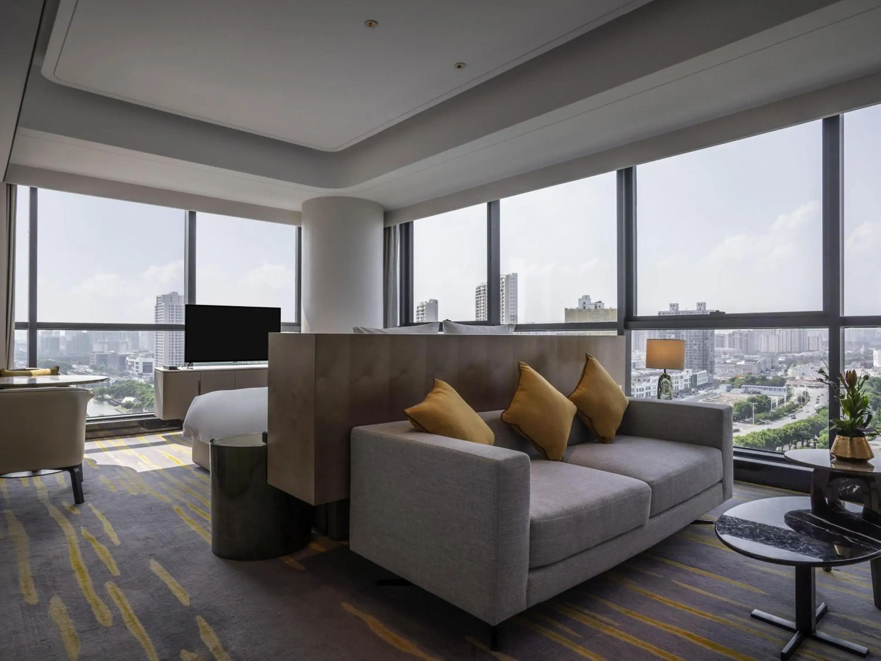 Deluxe Executive King Room with Lounge Access in Pullman Suzhou Zhonghui Deluxe Executive King Room with Lounge Access in Pullman Suzhou Zhonghui