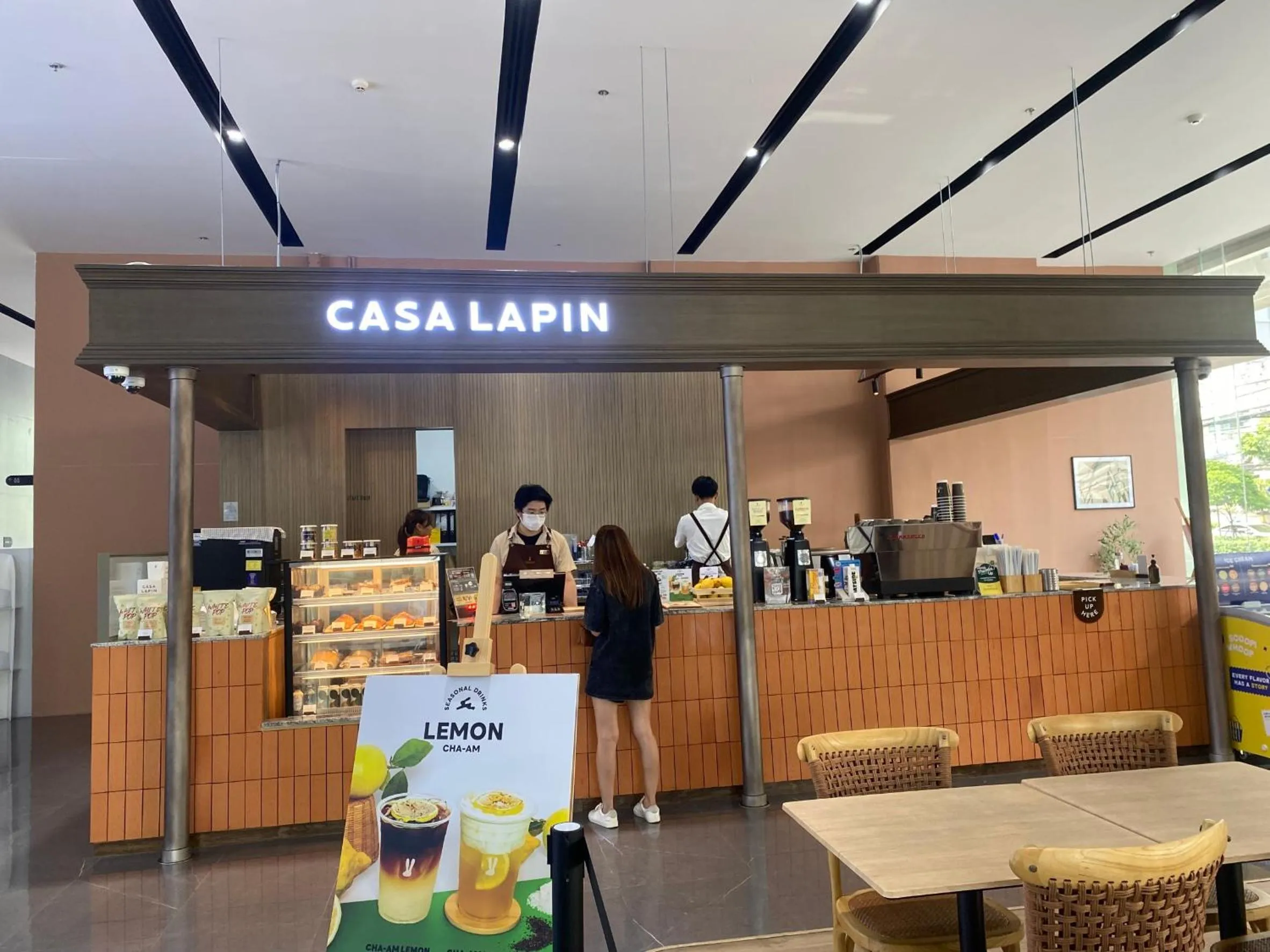 On-site shops in The Quarter Onnut by UHG