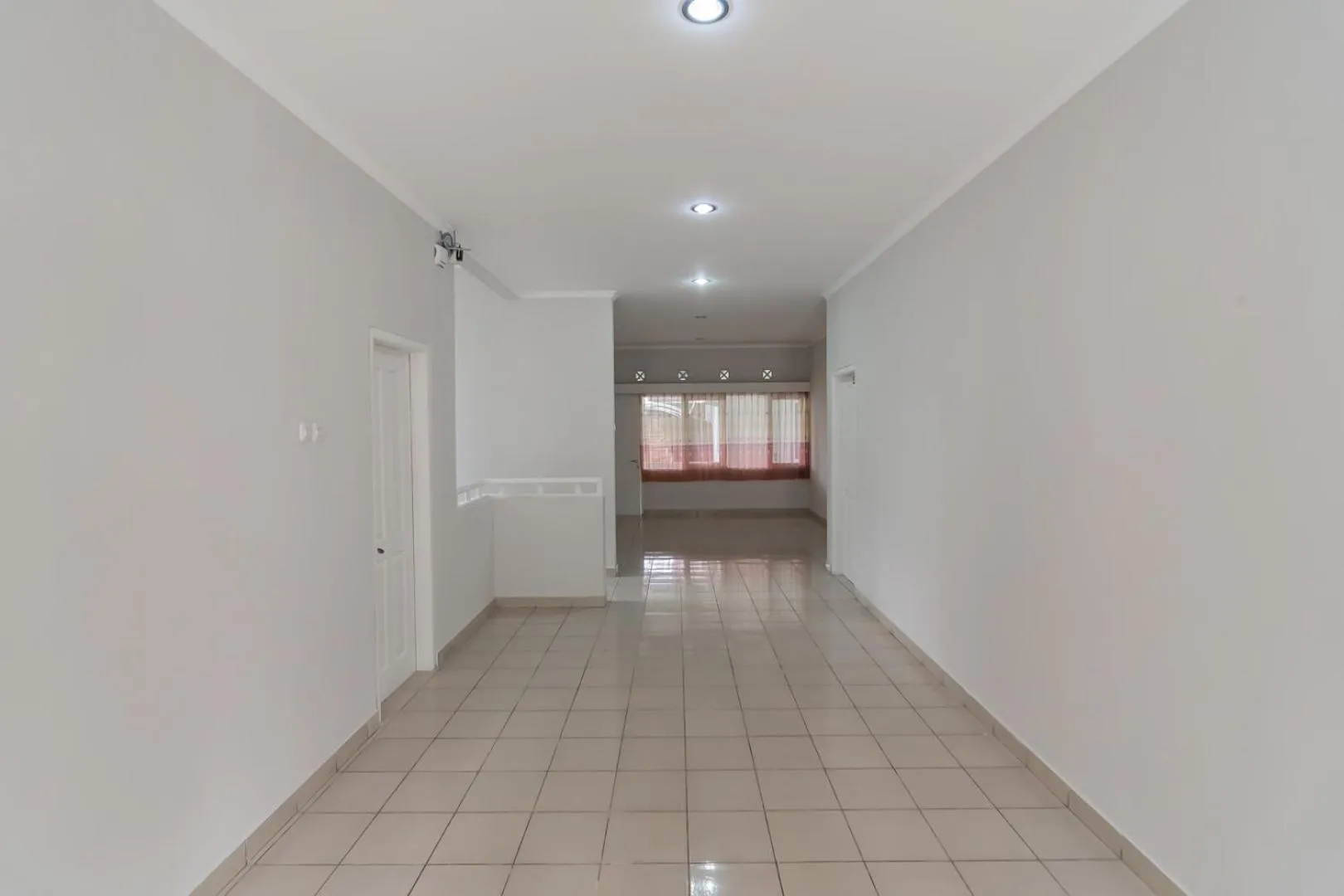 Balcony/Terrace in Rossan Villa Hotel near Lembang Park & Zoo RedPartner