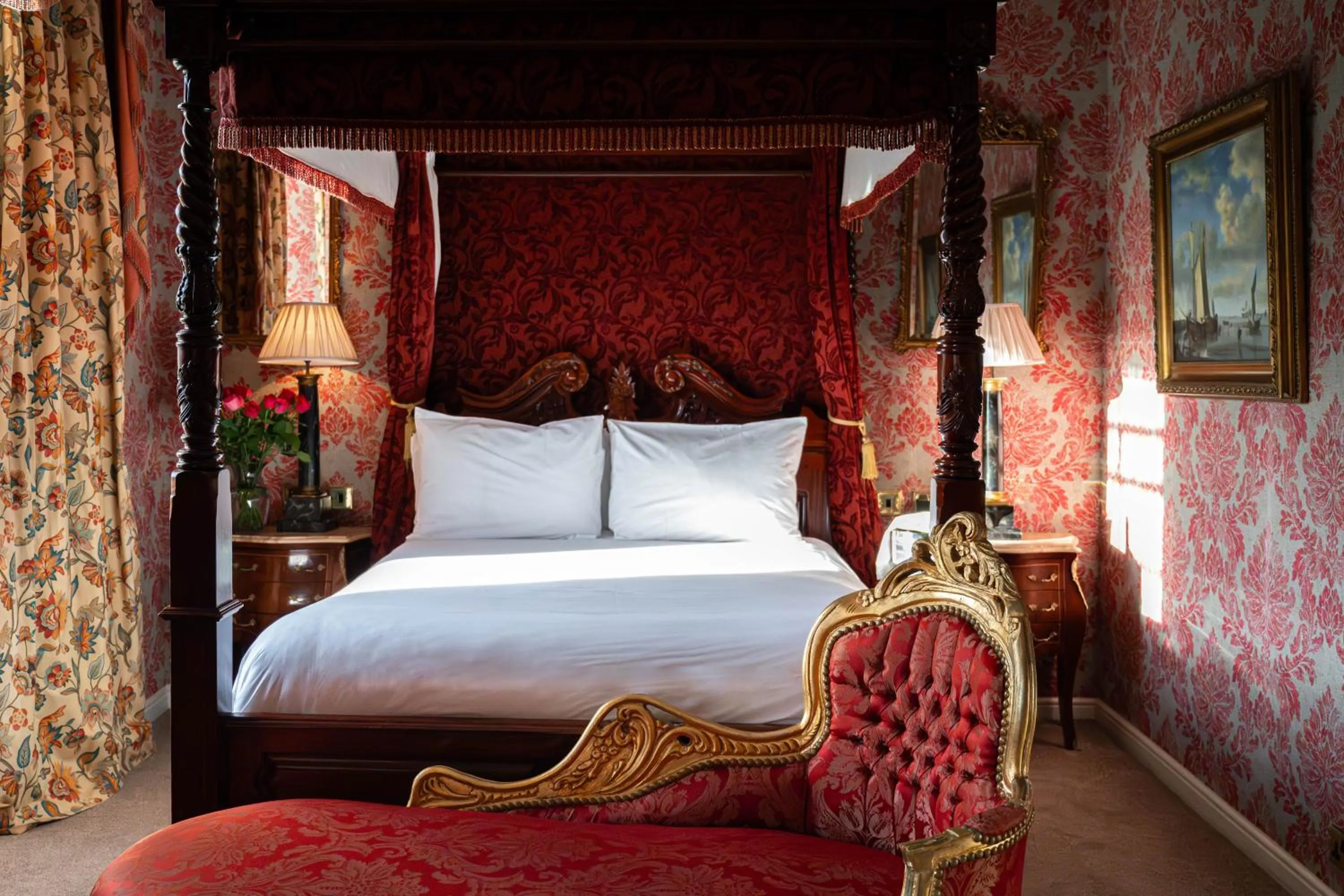 Bed in Melville Castle Hotel