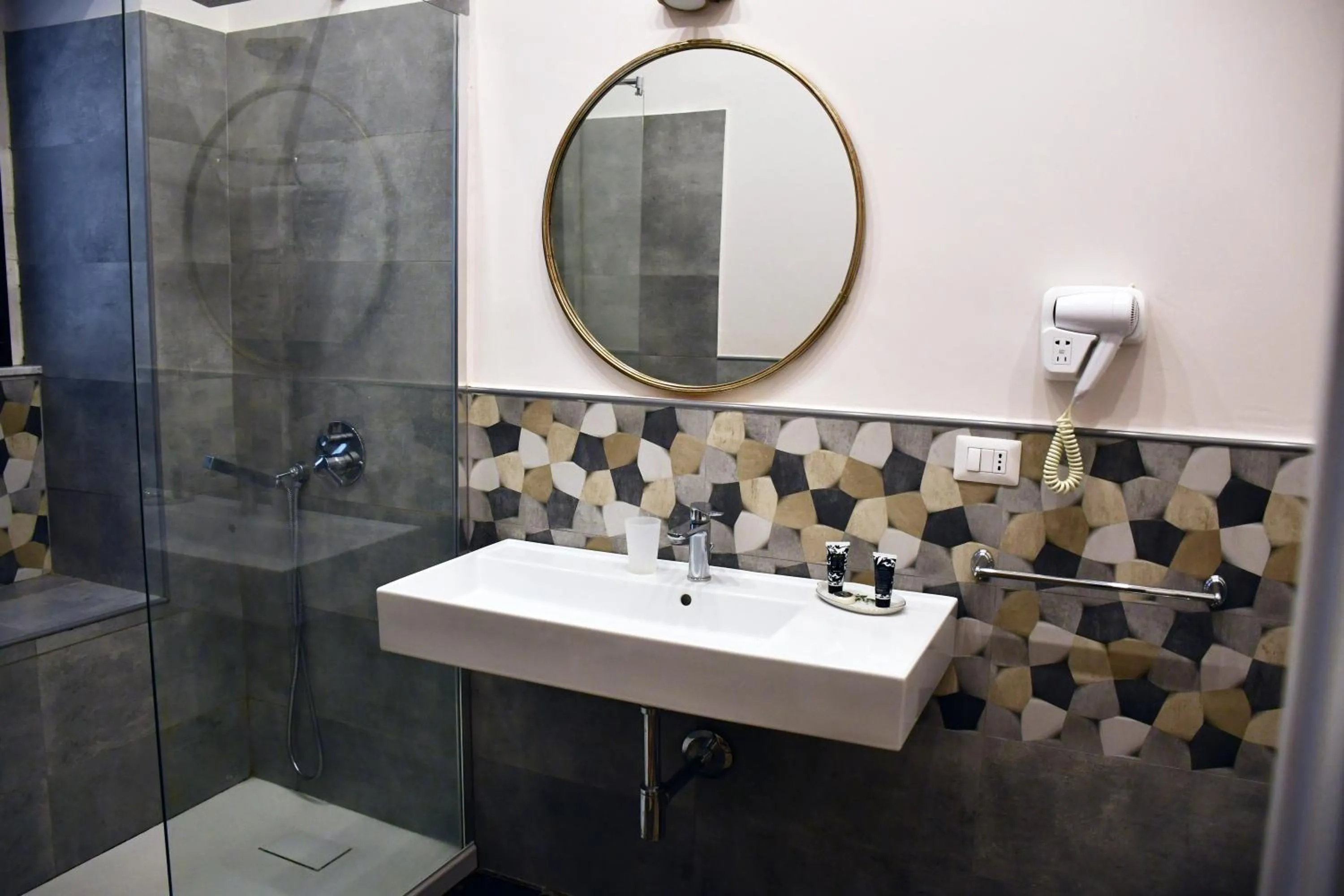 Bathroom in B&B Romeo Luxury Rooms