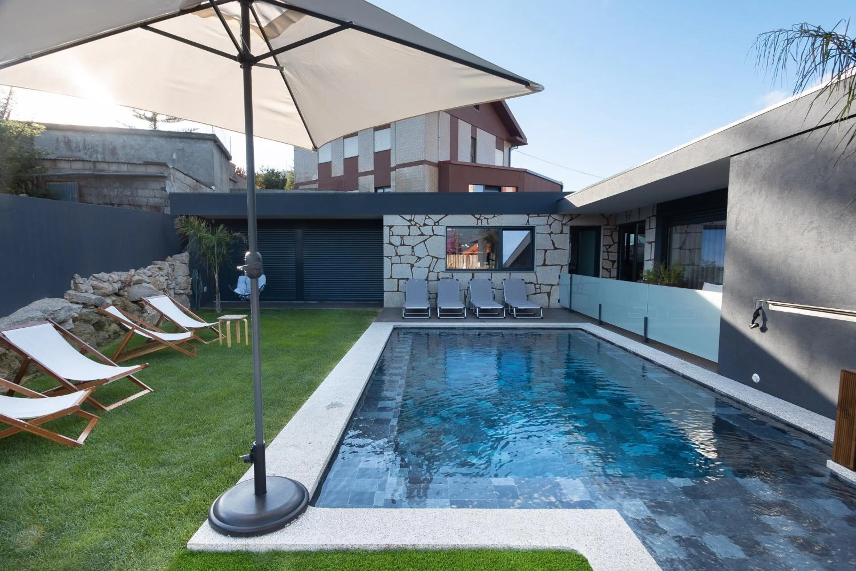 Abraços dos Avós - Casas de aldeia