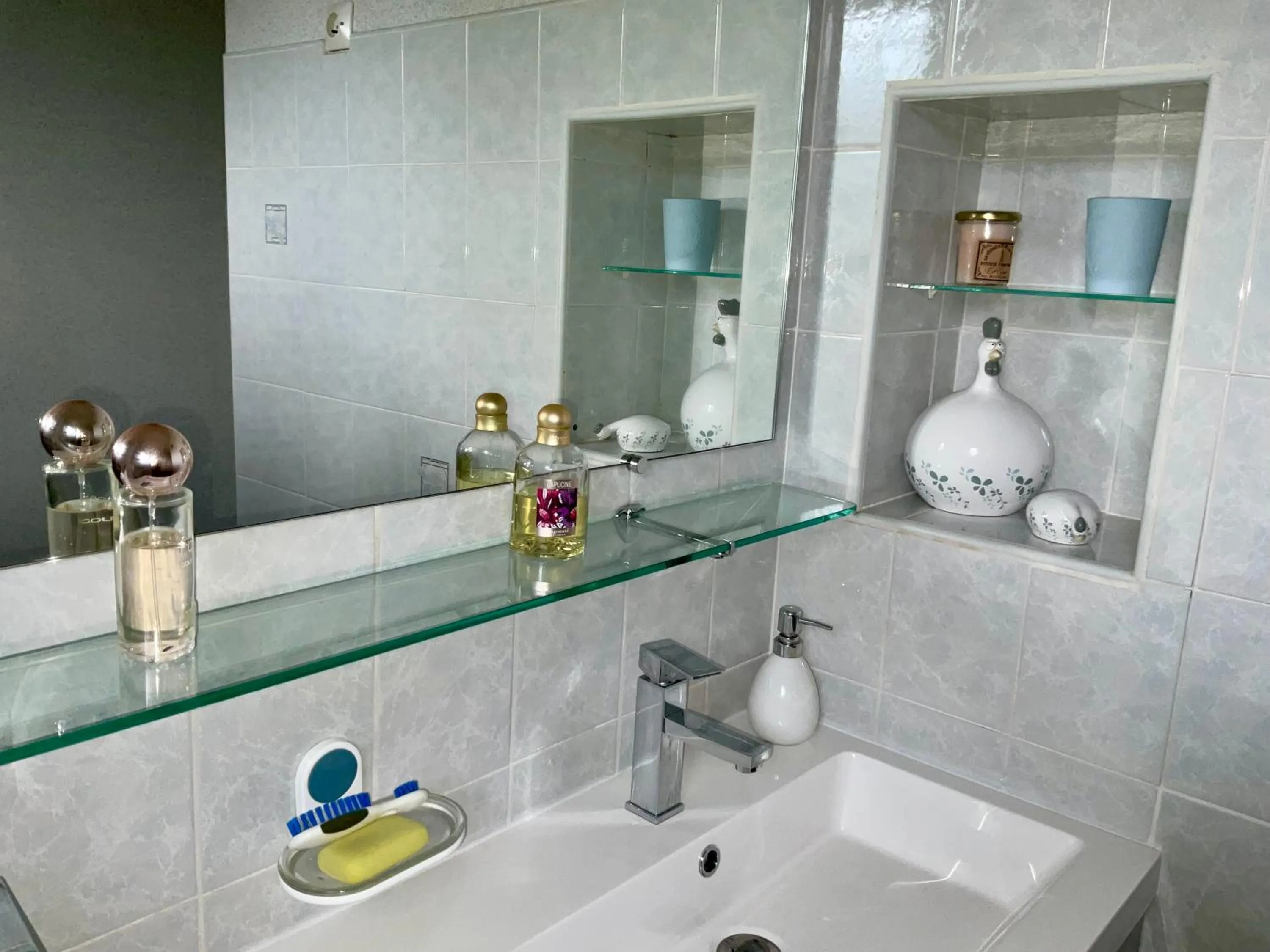 Bathroom in Chambres tout confort du Tilleul