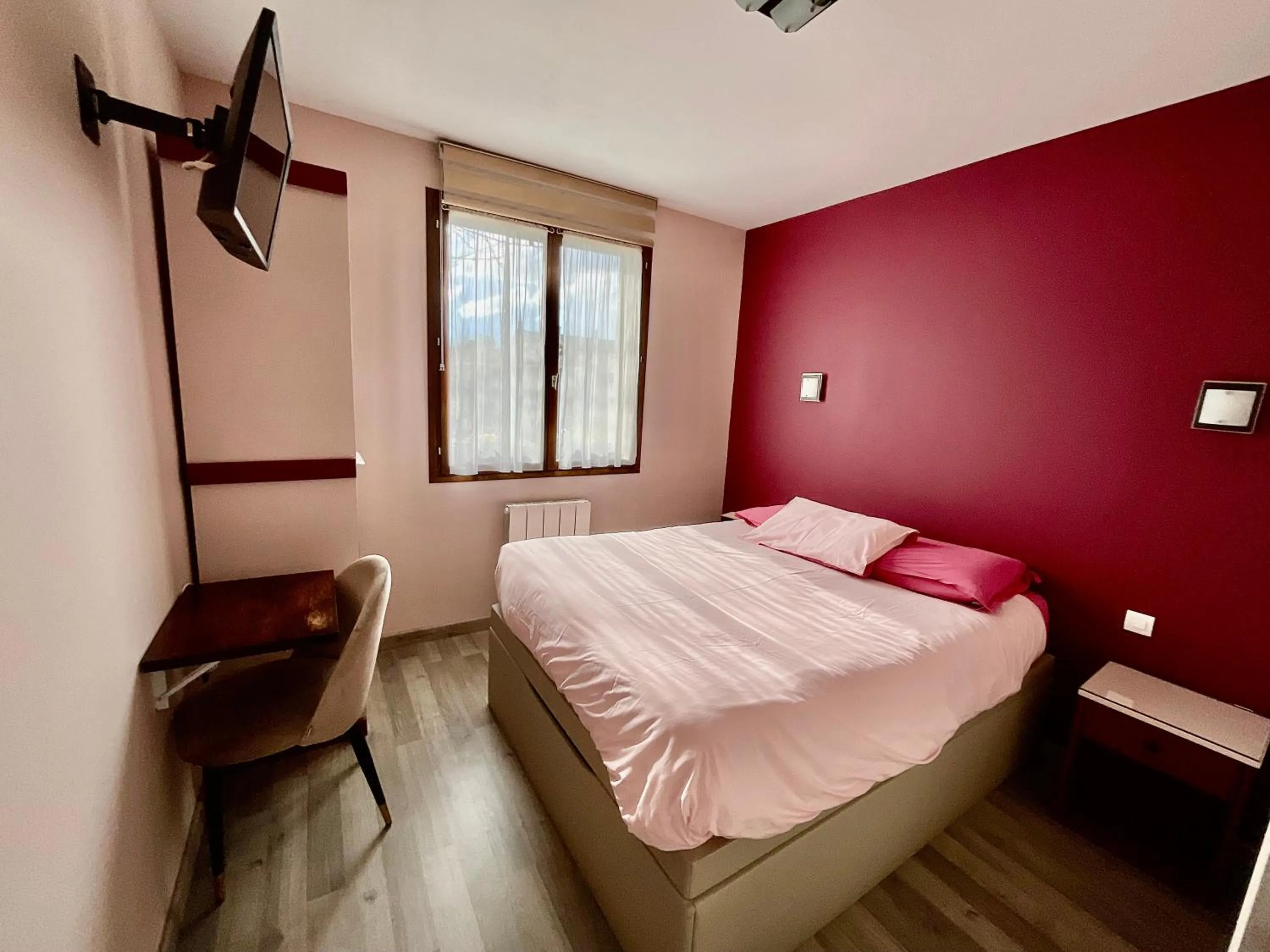 Photo of the whole room, Bed in Chambres tout confort du Tilleul