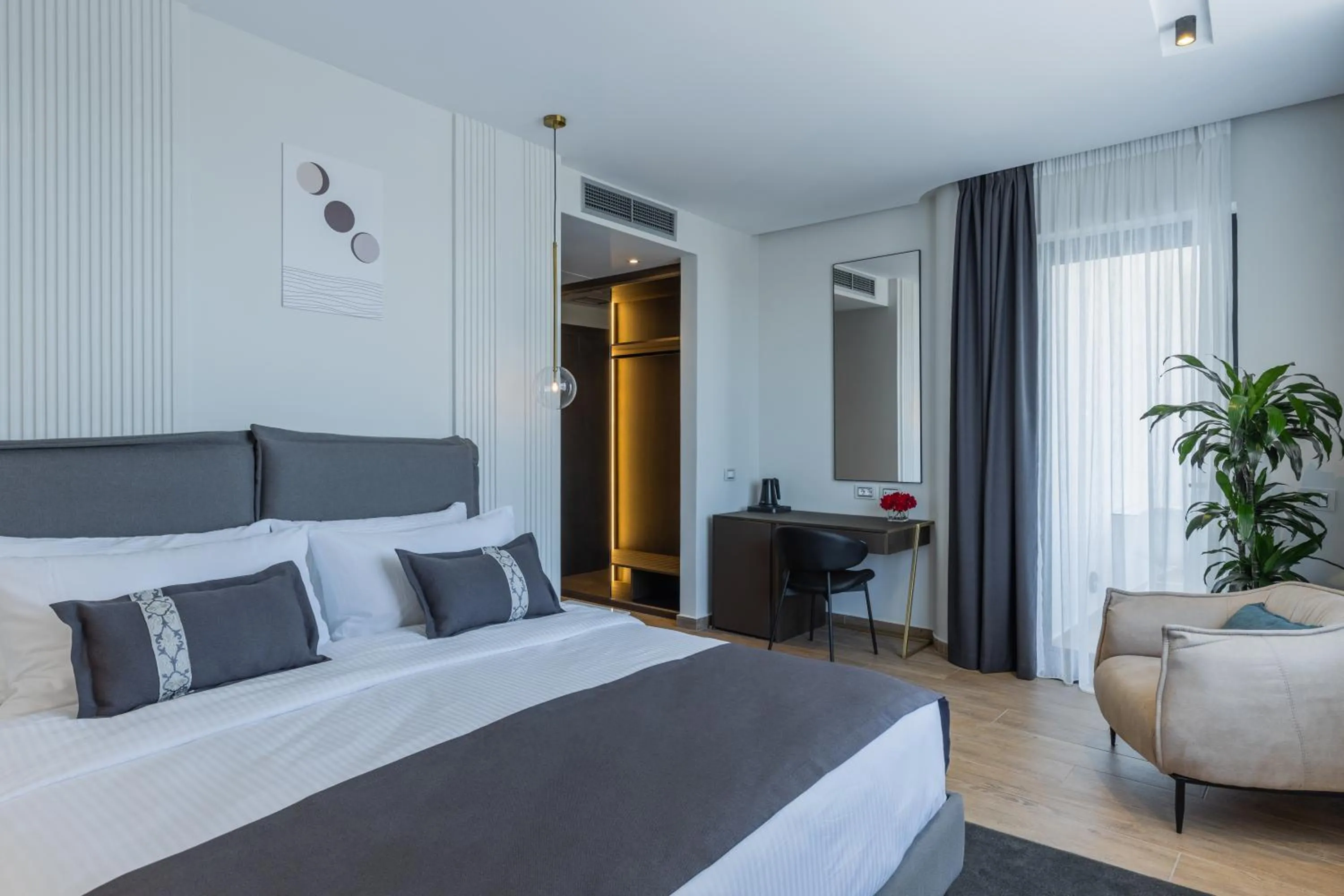 Bed in Mövenpick Hotel Lalez Durres