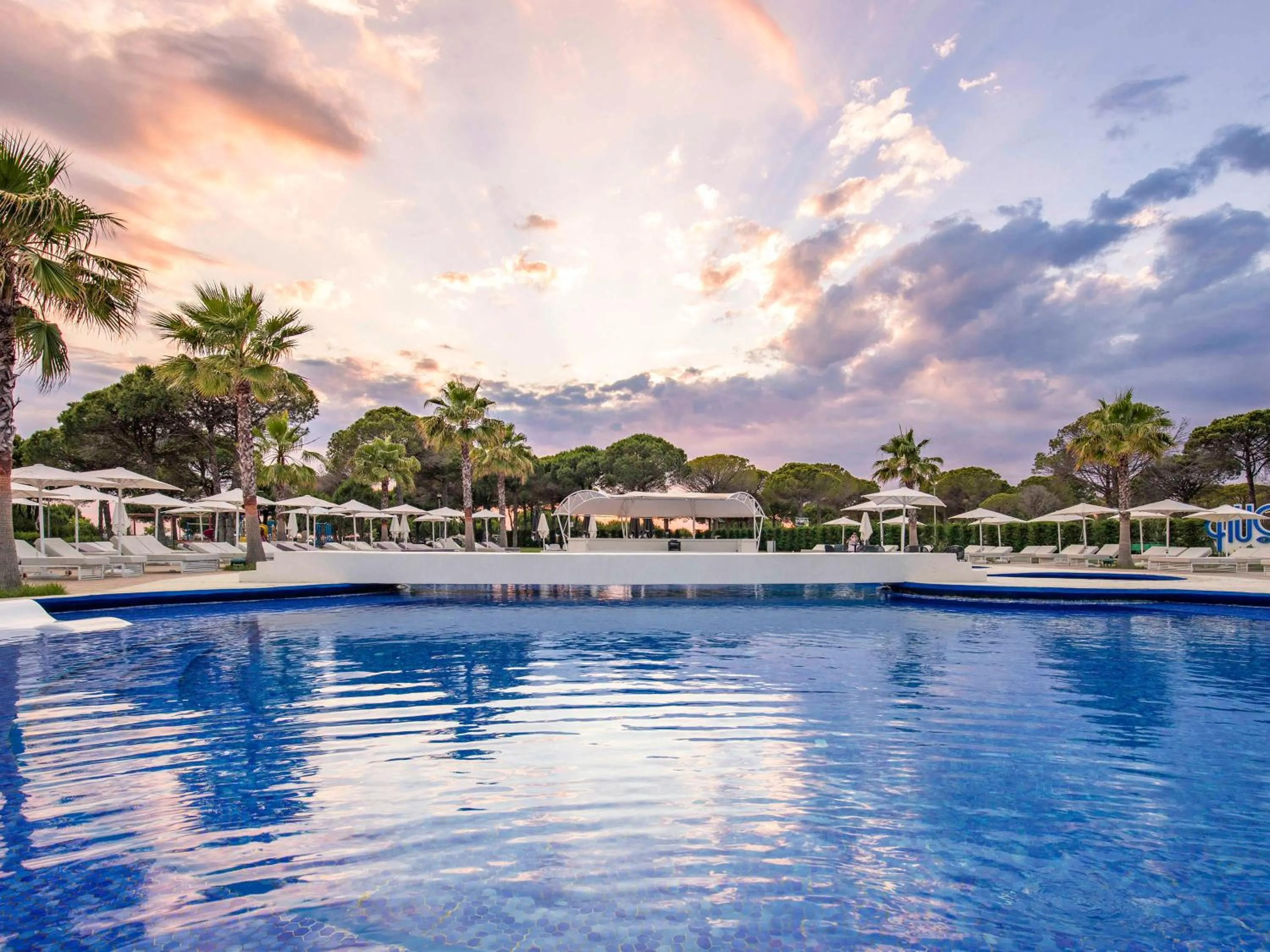 Swimming pool in Mövenpick Hotel Lalez Durres