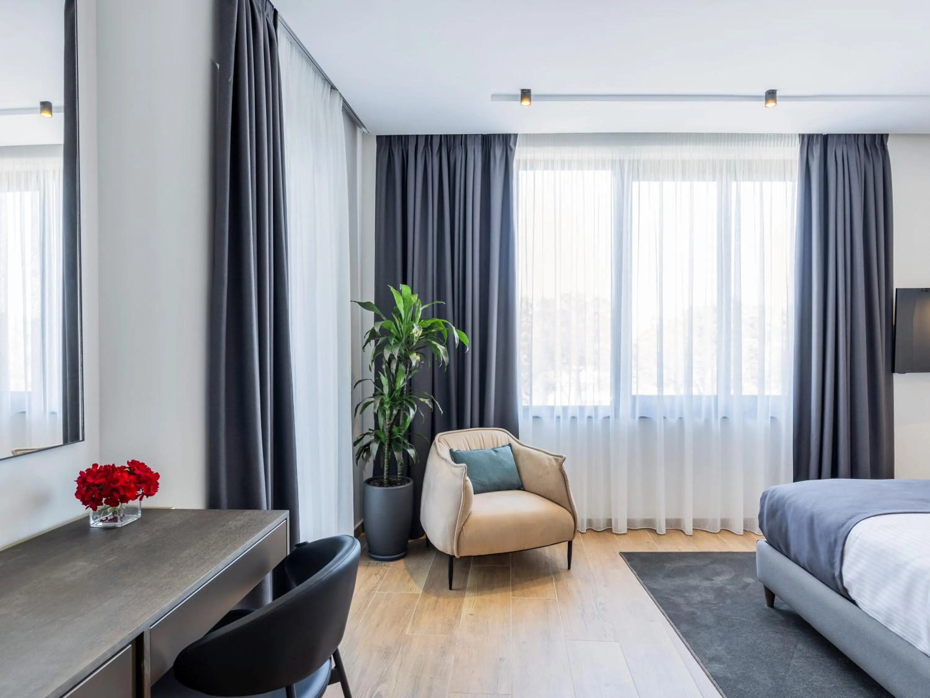 Bedroom, Bed in Mövenpick Hotel Lalez Durres