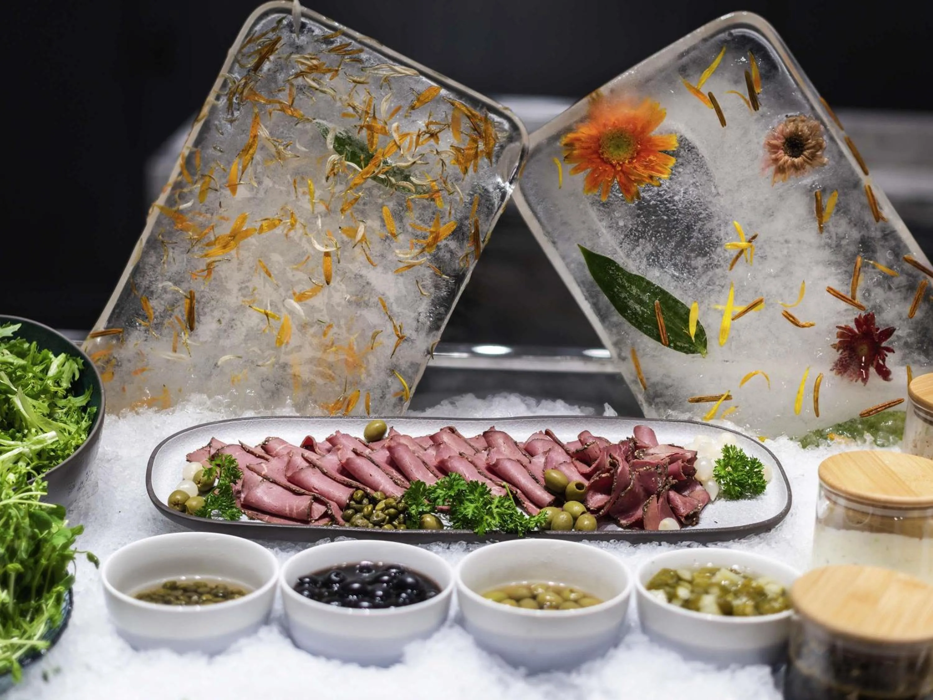 Restaurant/places to eat in Novotel Tianjin Drum Tower