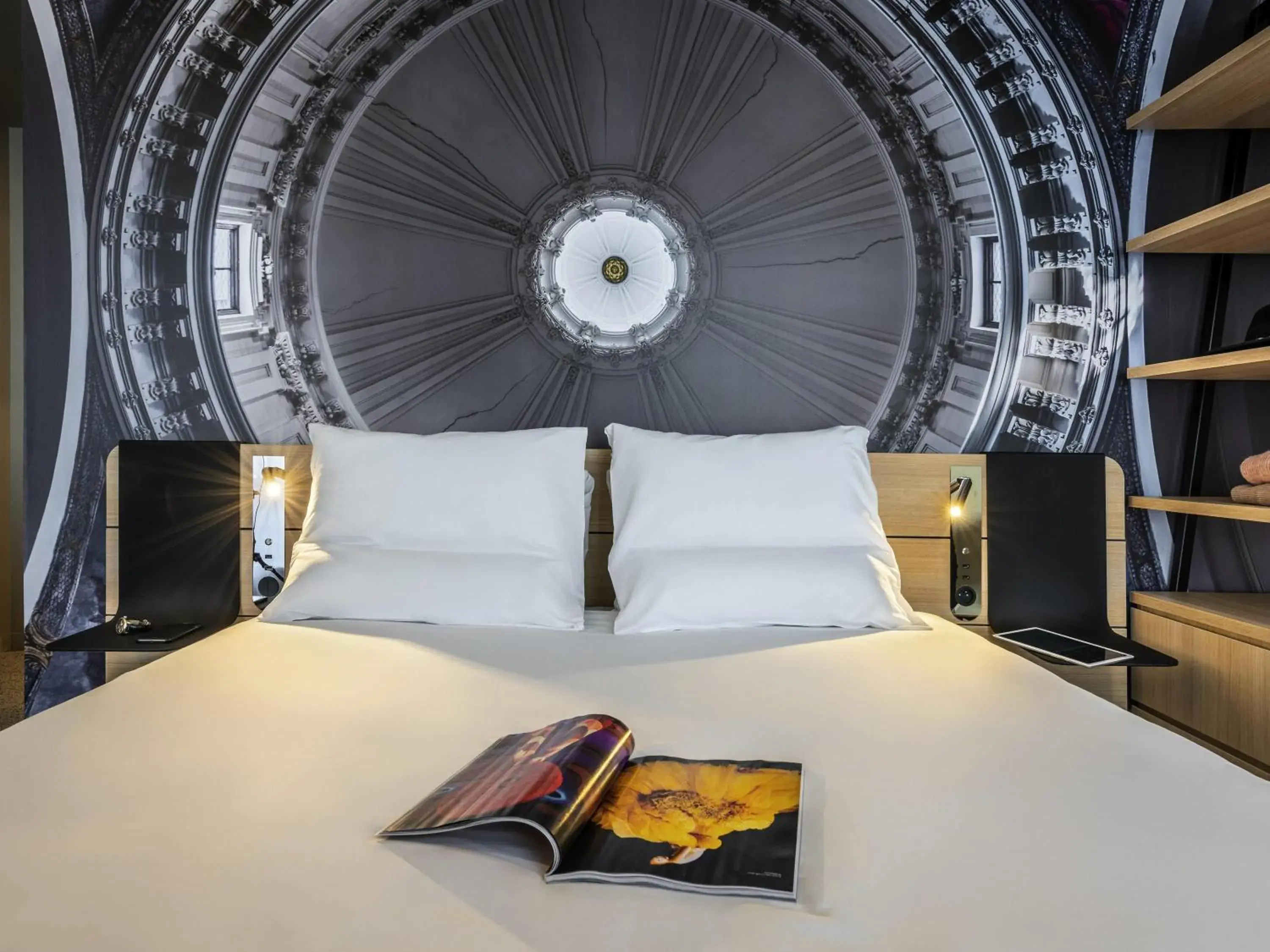 Superior Double Room with Balcony and View in Novotel Paris 20 Belleville Superior Double Room with Balcony and View in Novotel Paris 20 Belleville