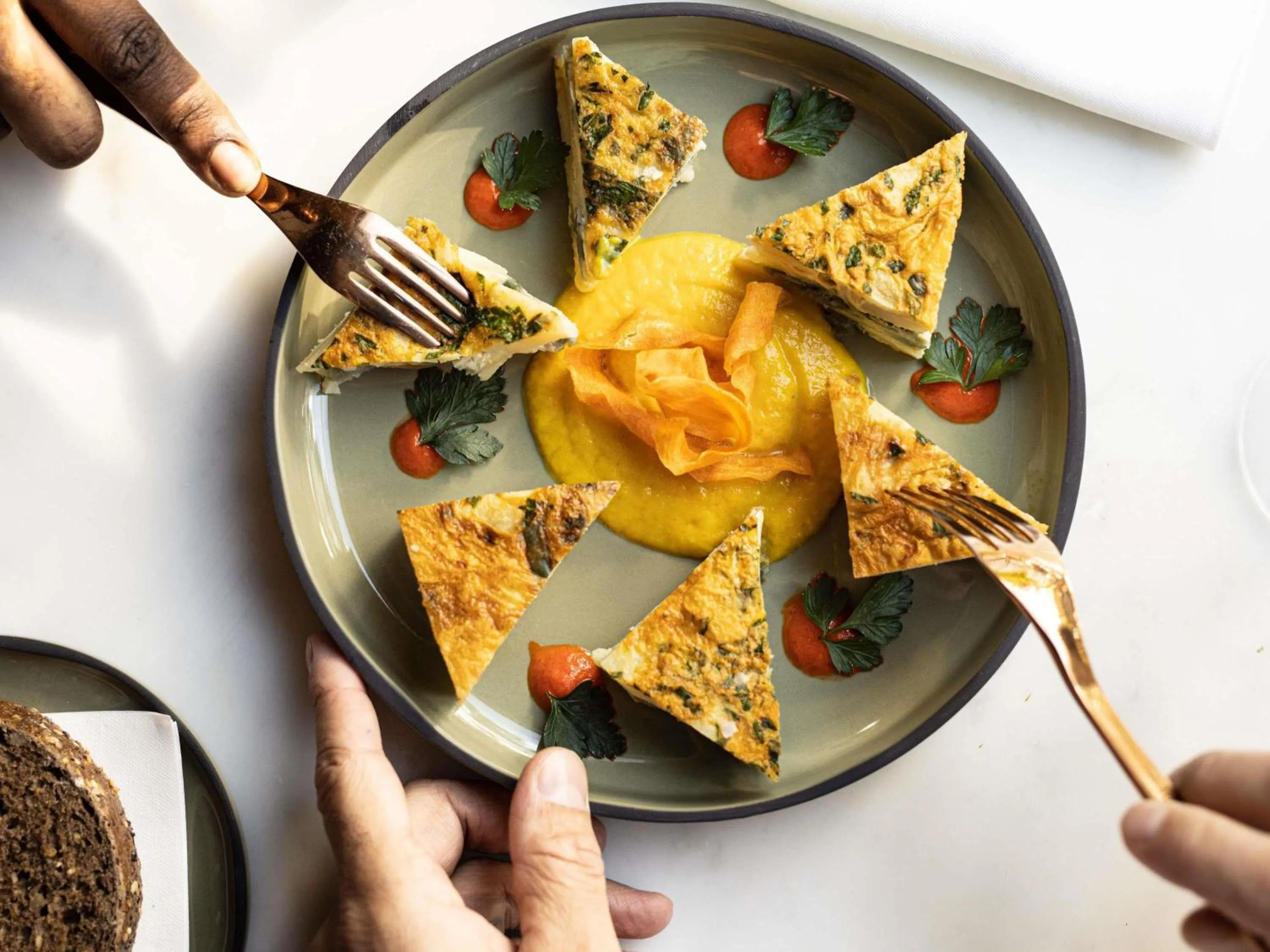 Restaurant/places to eat in Novotel Paris 20 Belleville