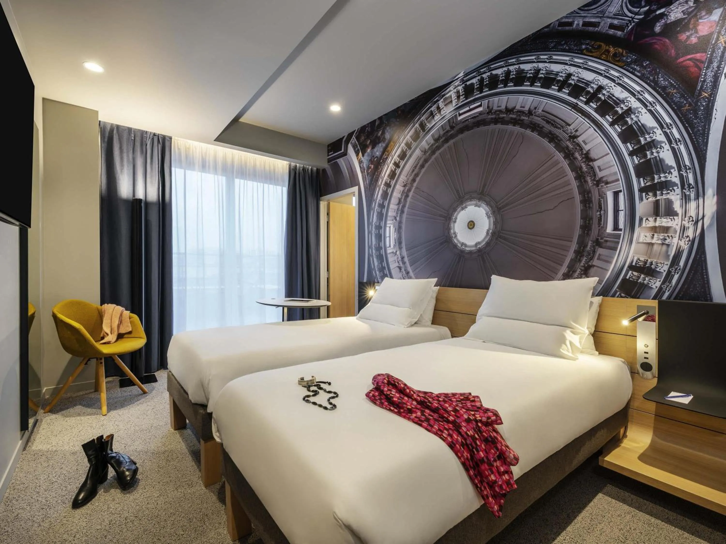 Bedroom, Bed in Novotel Paris 20 Belleville