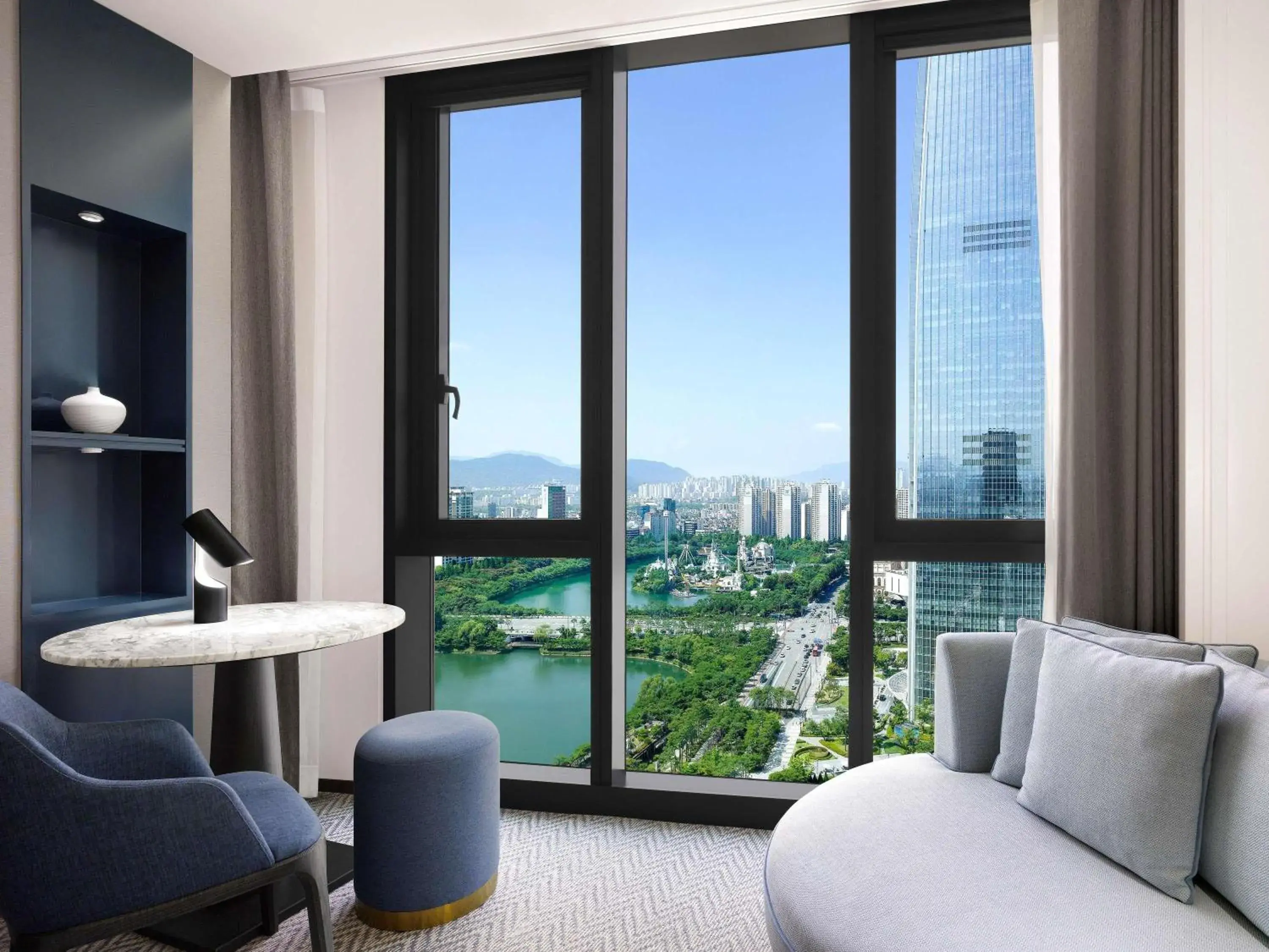 Club Luxury Room with Club Millésime Access, 1 King Size Bed, Lake View - single occupancy in Sofitel Ambassador Seoul Hotel & Serviced Residences Club Luxury Room with Club Millésime Access, 1 King Size Bed, Lake View - single occupancy in Sofitel Ambassador Seoul Hotel & Serviced Residences