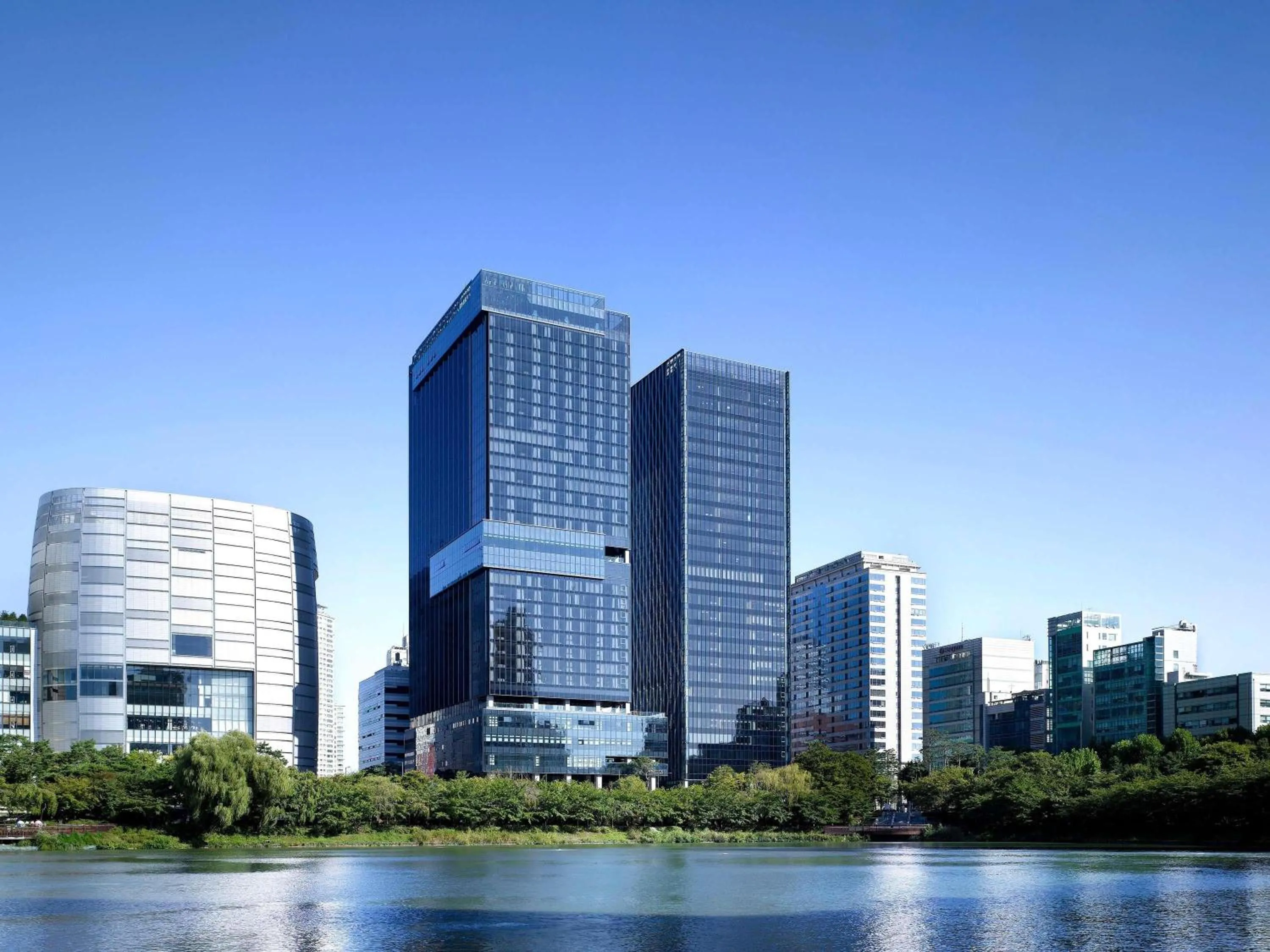 Property building in Sofitel Ambassador Seoul Hotel & Serviced Residences