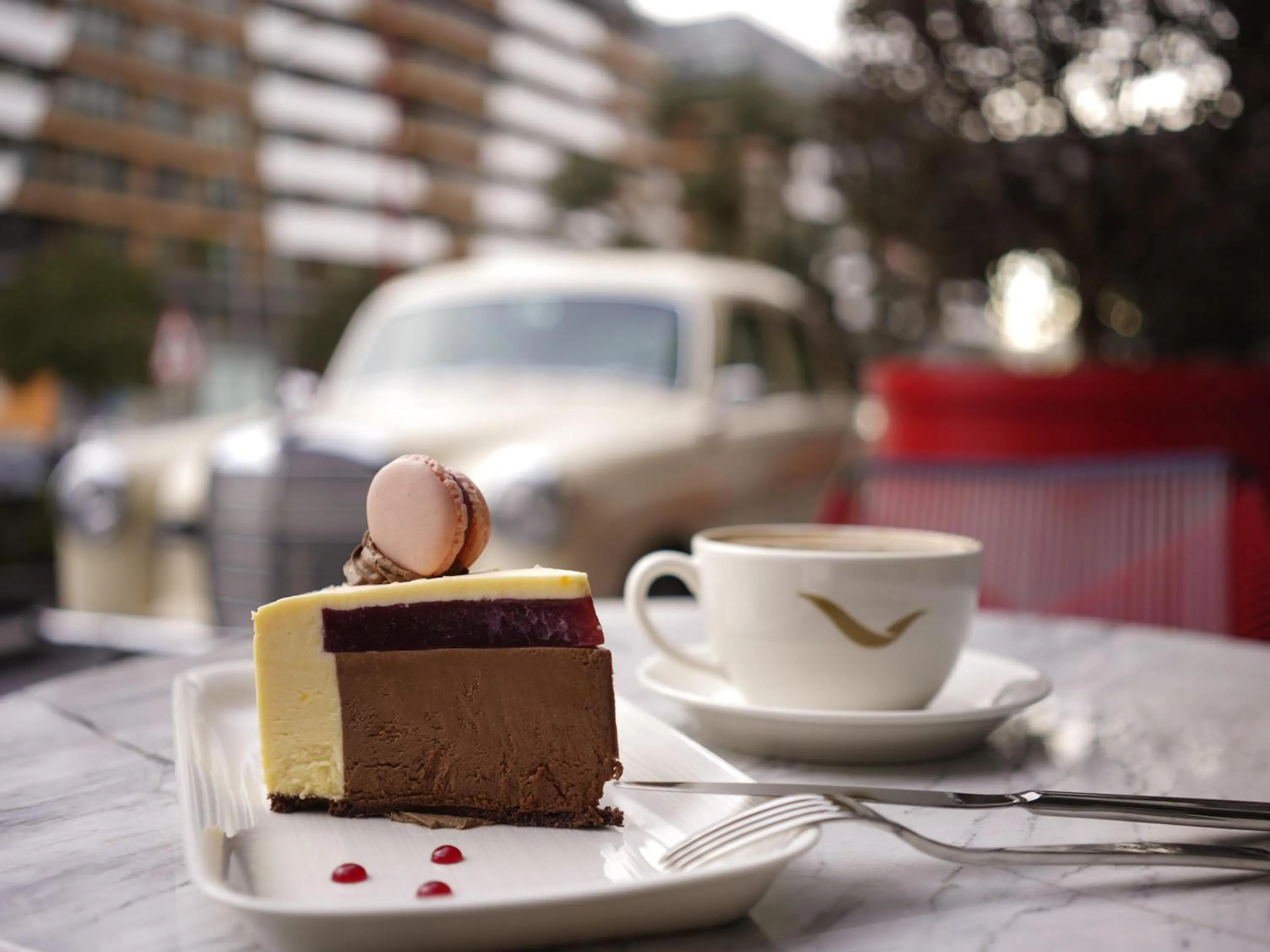 Lounge or bar in Mövenpick Hotel Istanbul Asia Airport
