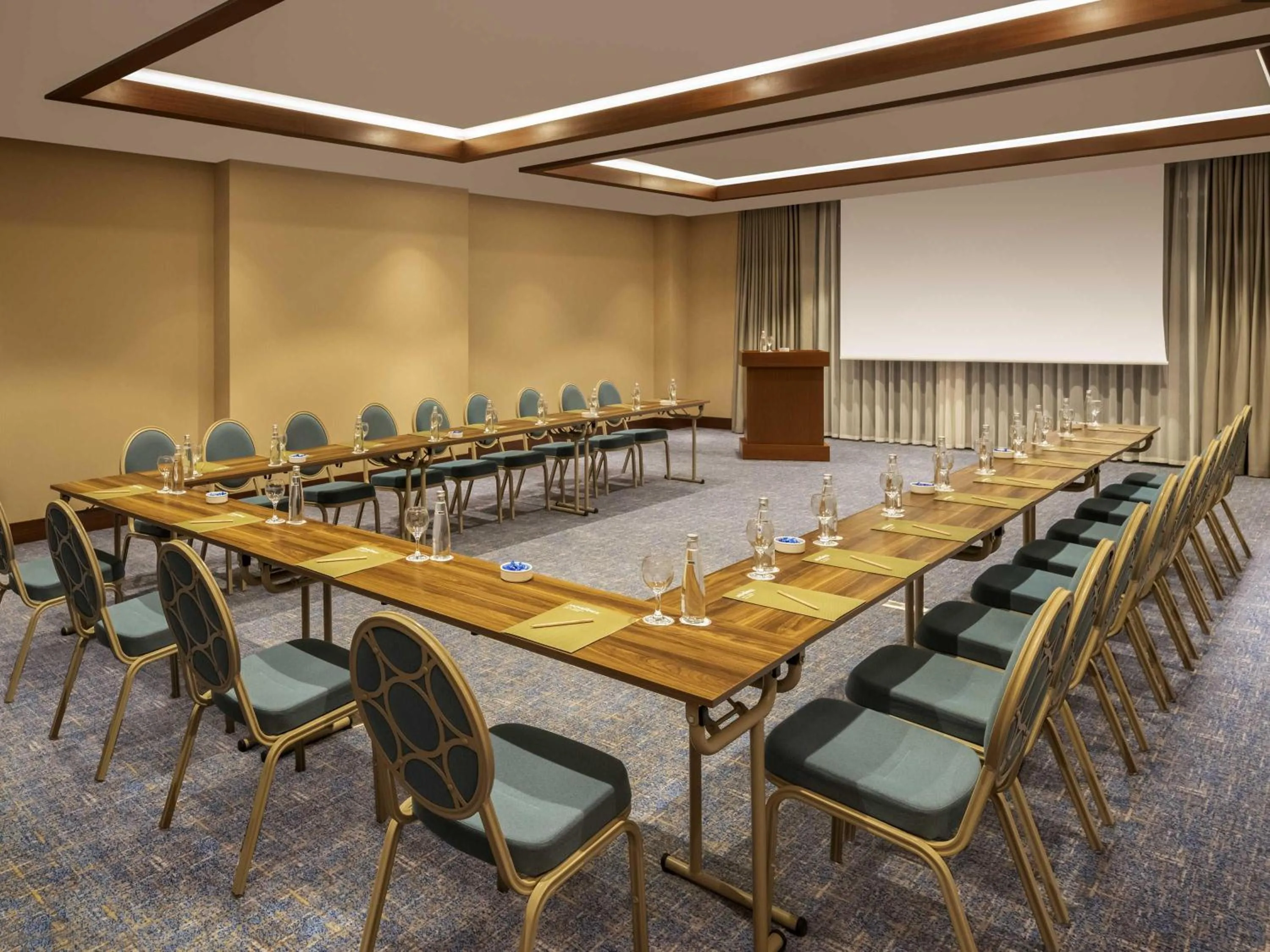 Meeting/conference room in Mövenpick Hotel Istanbul Asia Airport
